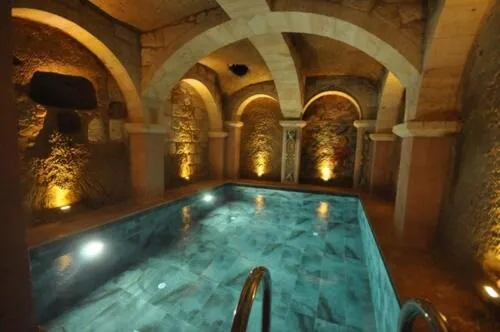 Swimming pool in Solo Cave Suites