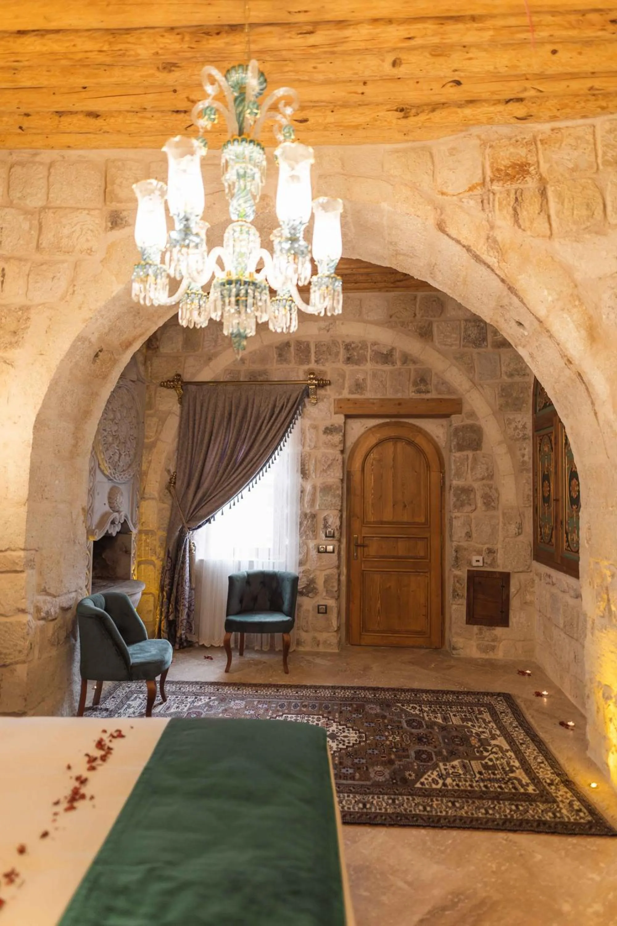 Facade/entrance in Solo Cave Suites