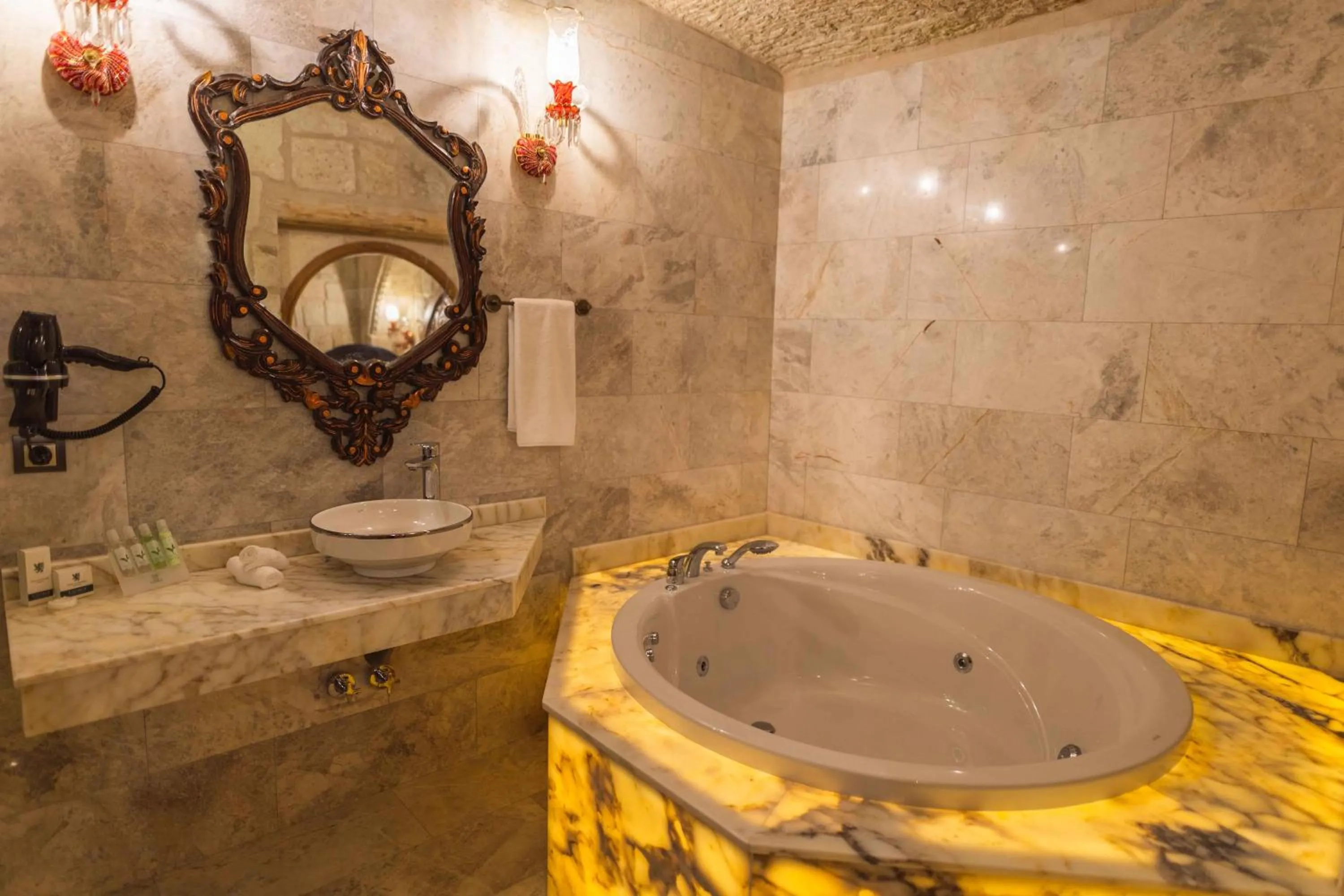 Bathroom in Solo Cave Suites