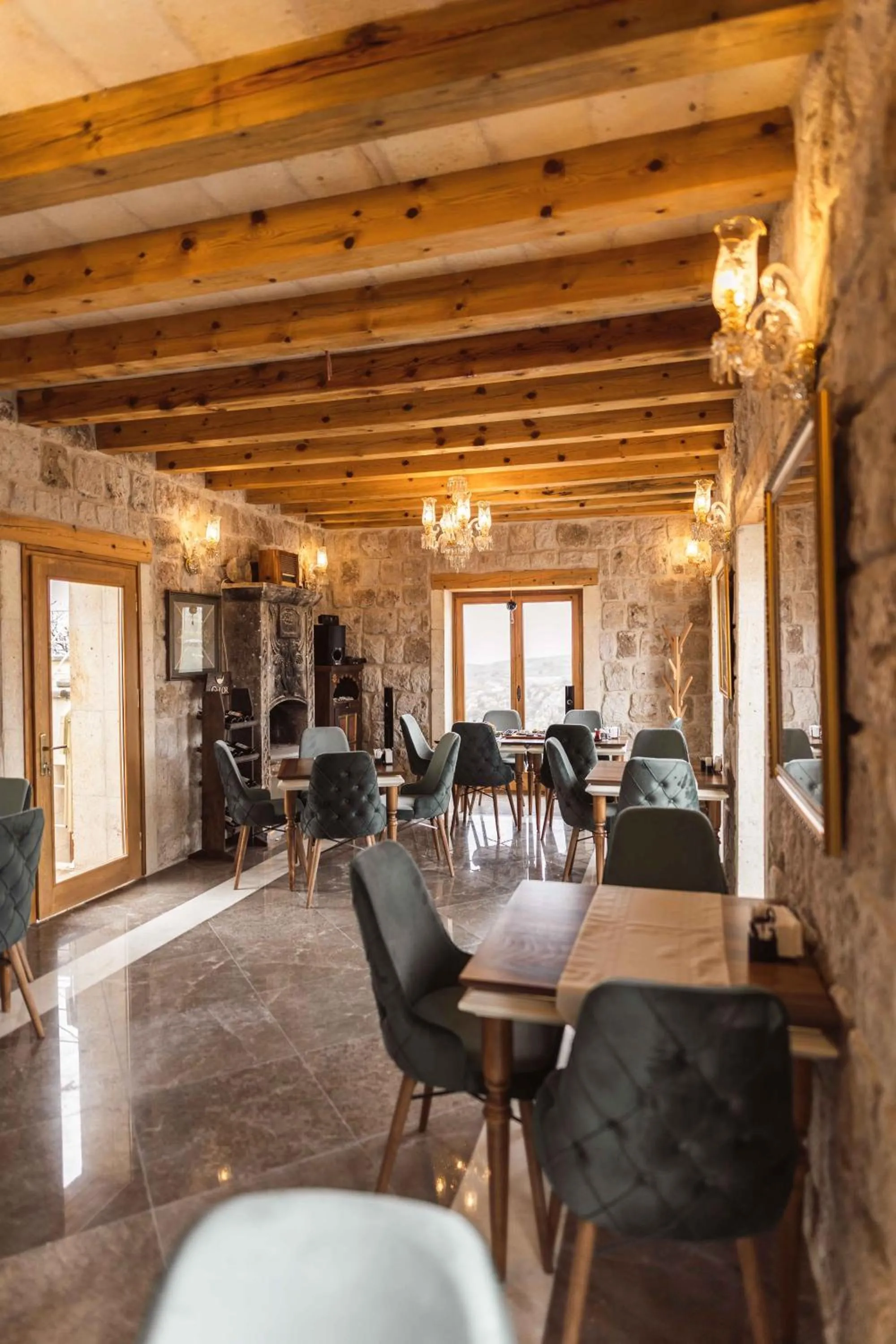 Breakfast in Solo Cave Suites