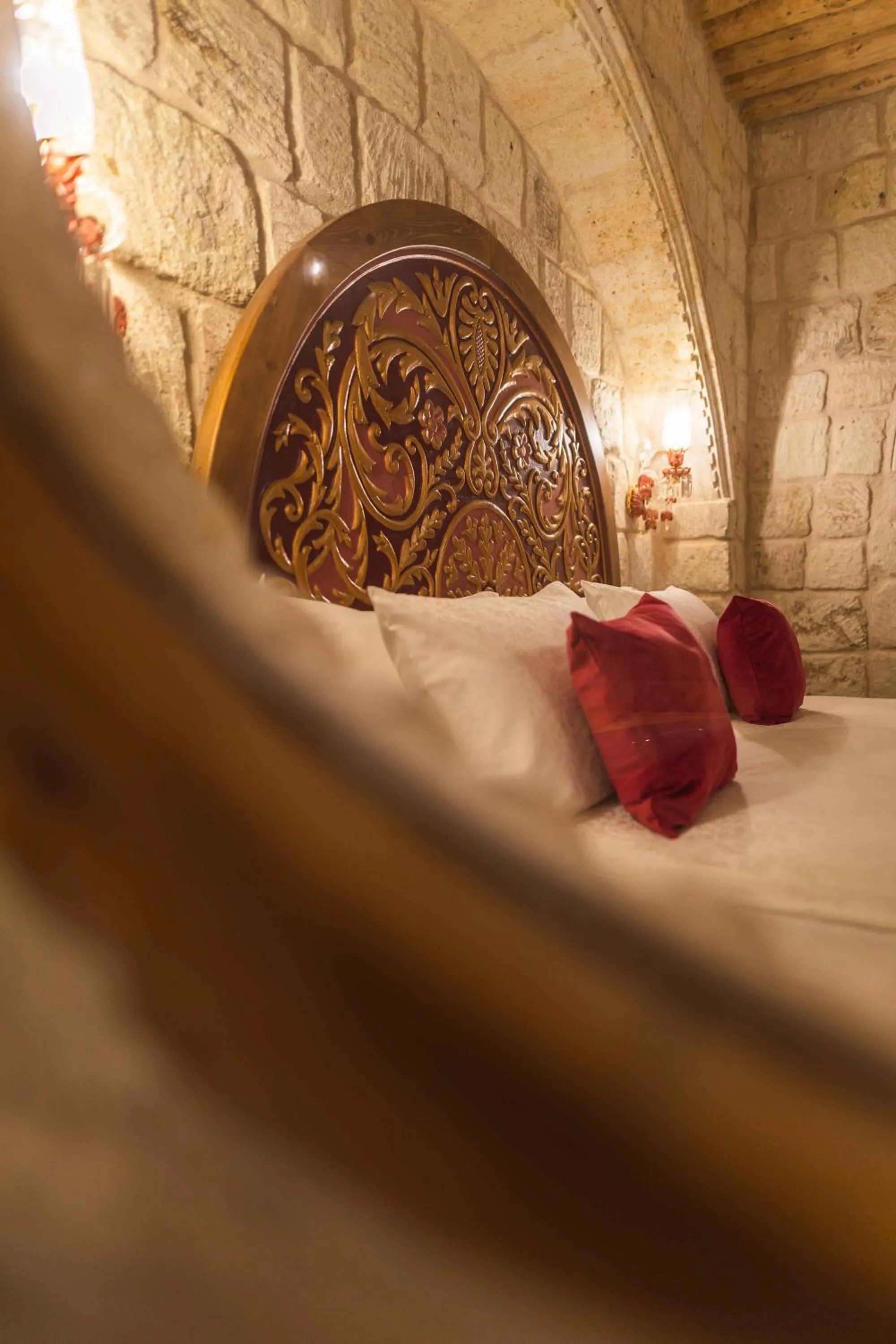 Bedroom, Bed in Solo Cave Suites