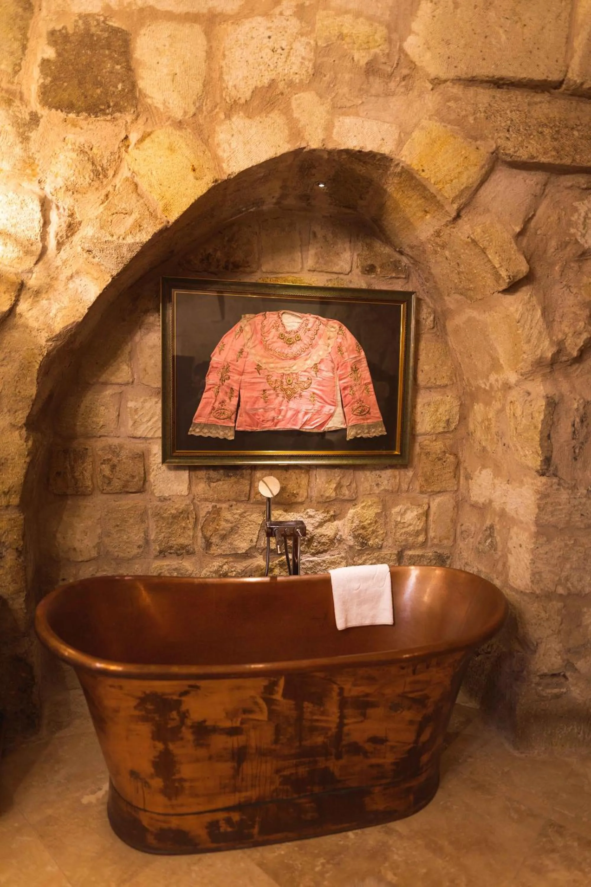 Bathroom in Solo Cave Suites