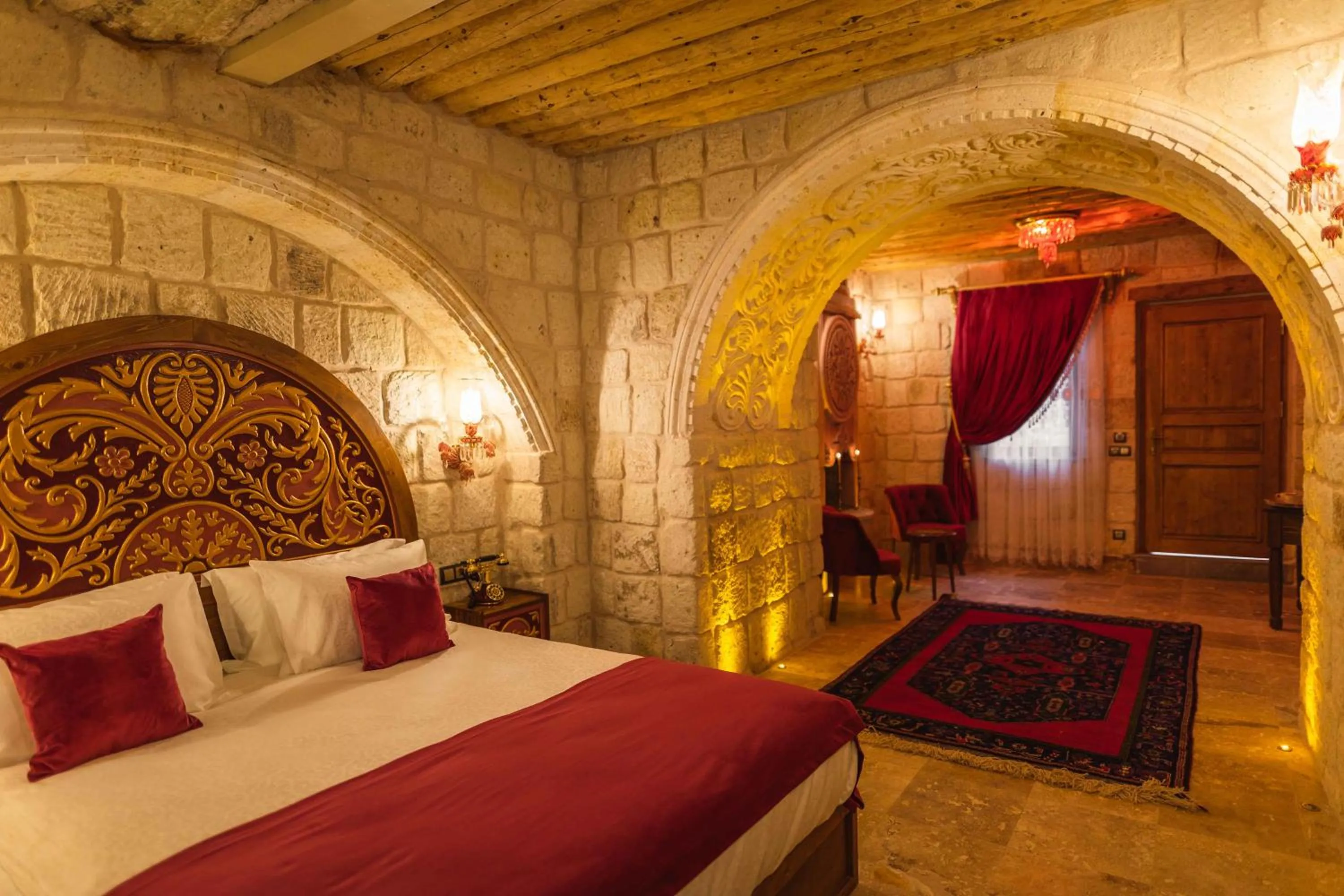 Bed in Solo Cave Suites