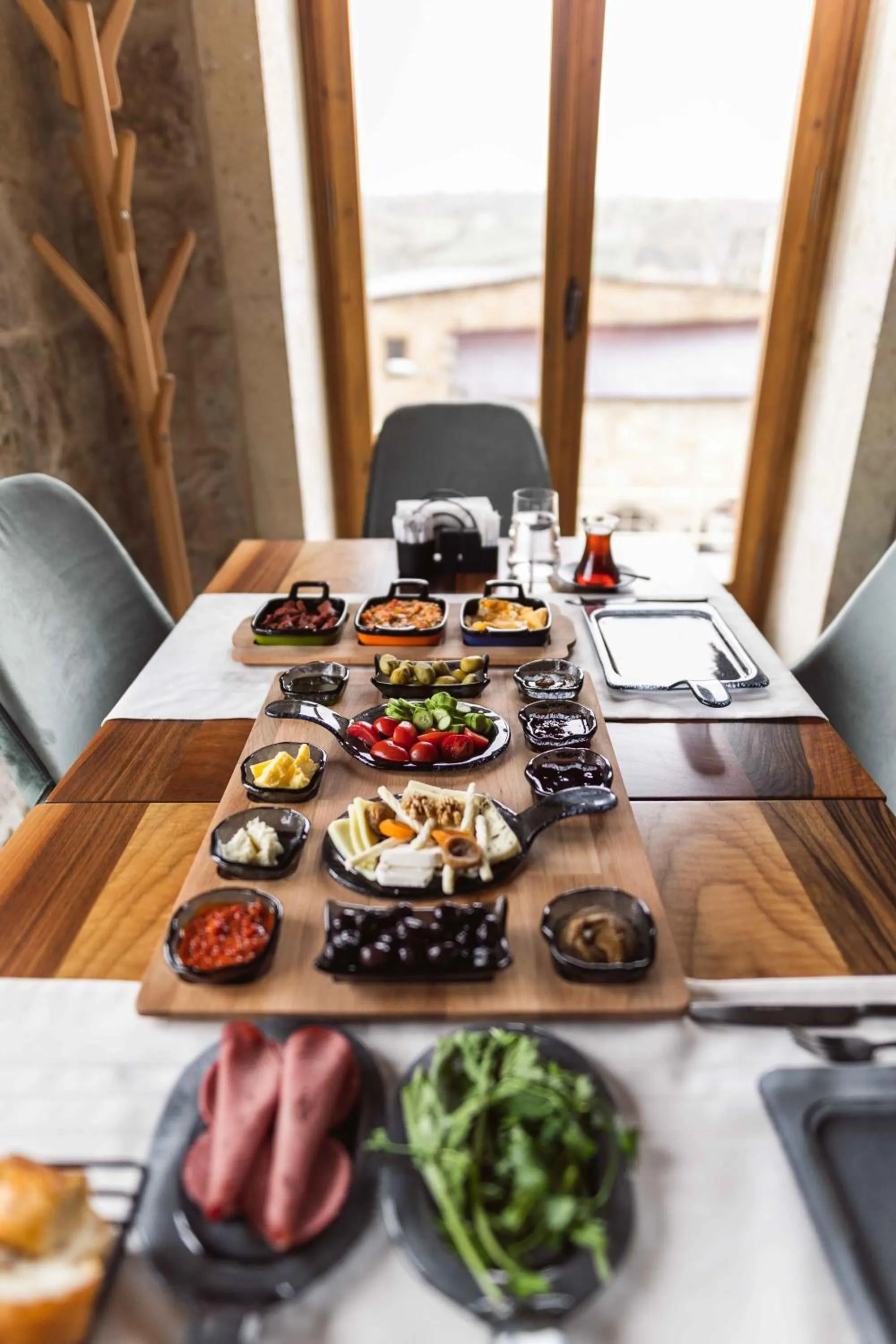 Breakfast in Solo Cave Suites