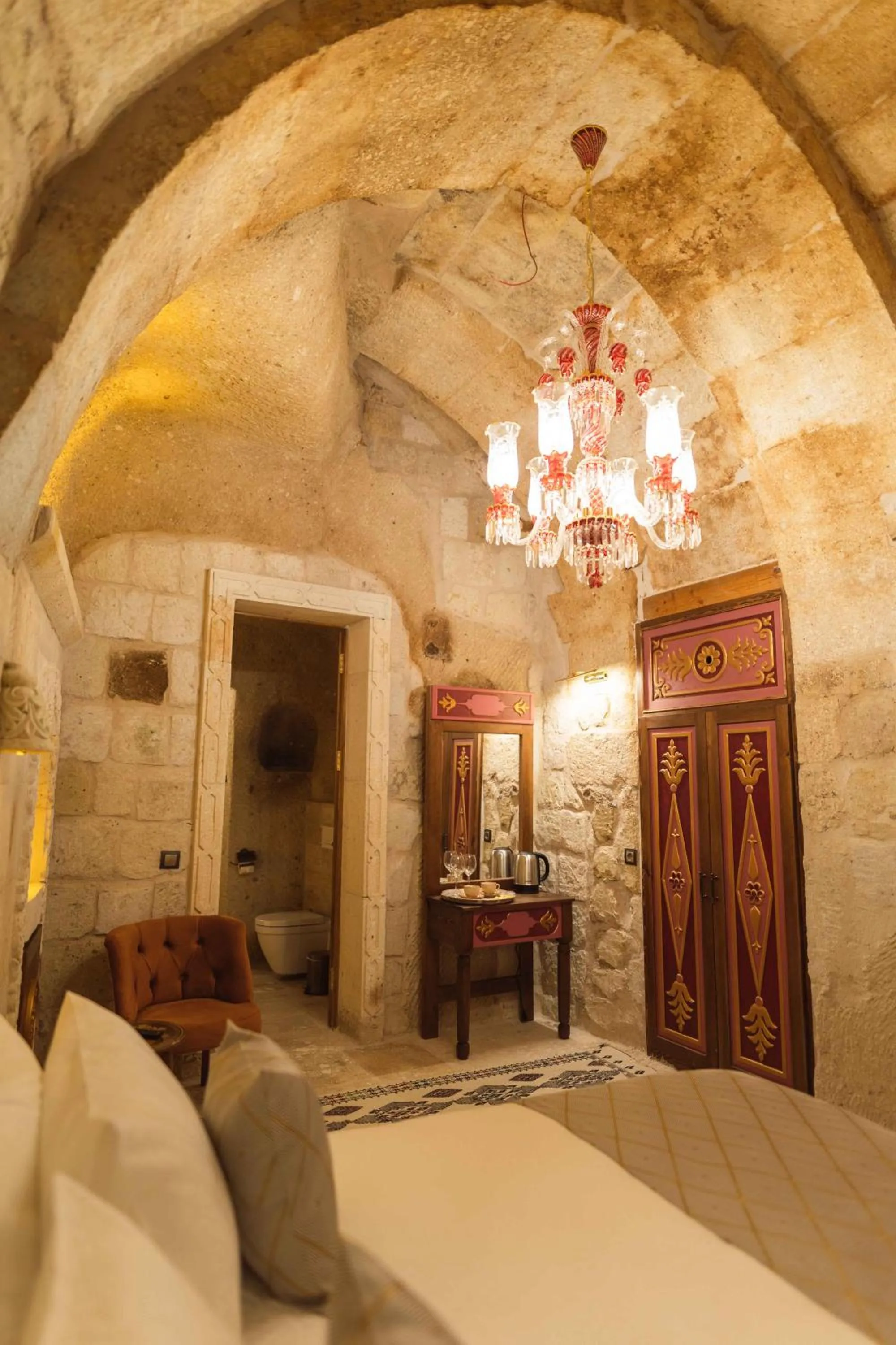 Facade/entrance in Solo Cave Suites