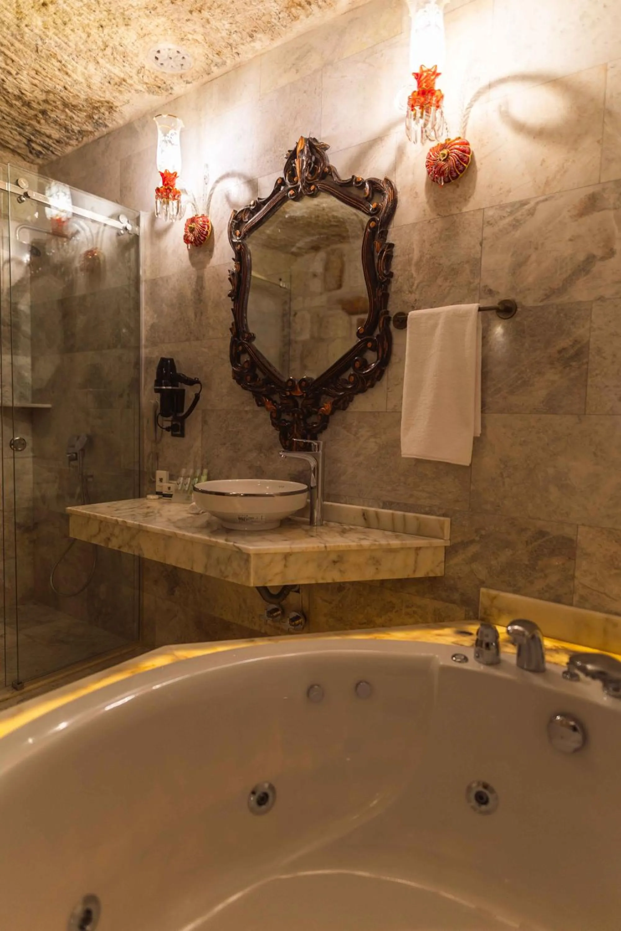 Bathroom in Solo Cave Suites