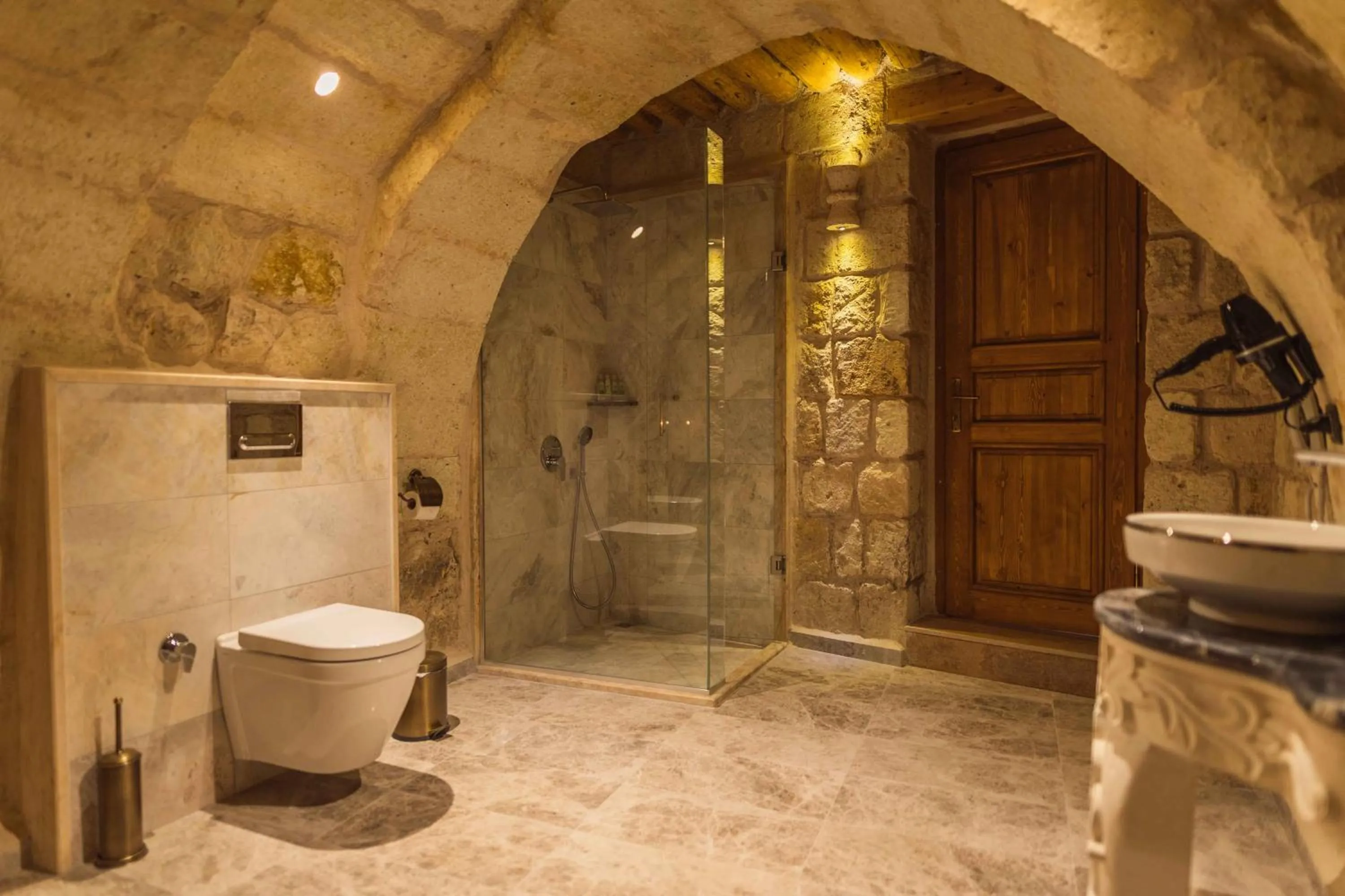 Bathroom in Solo Cave Suites