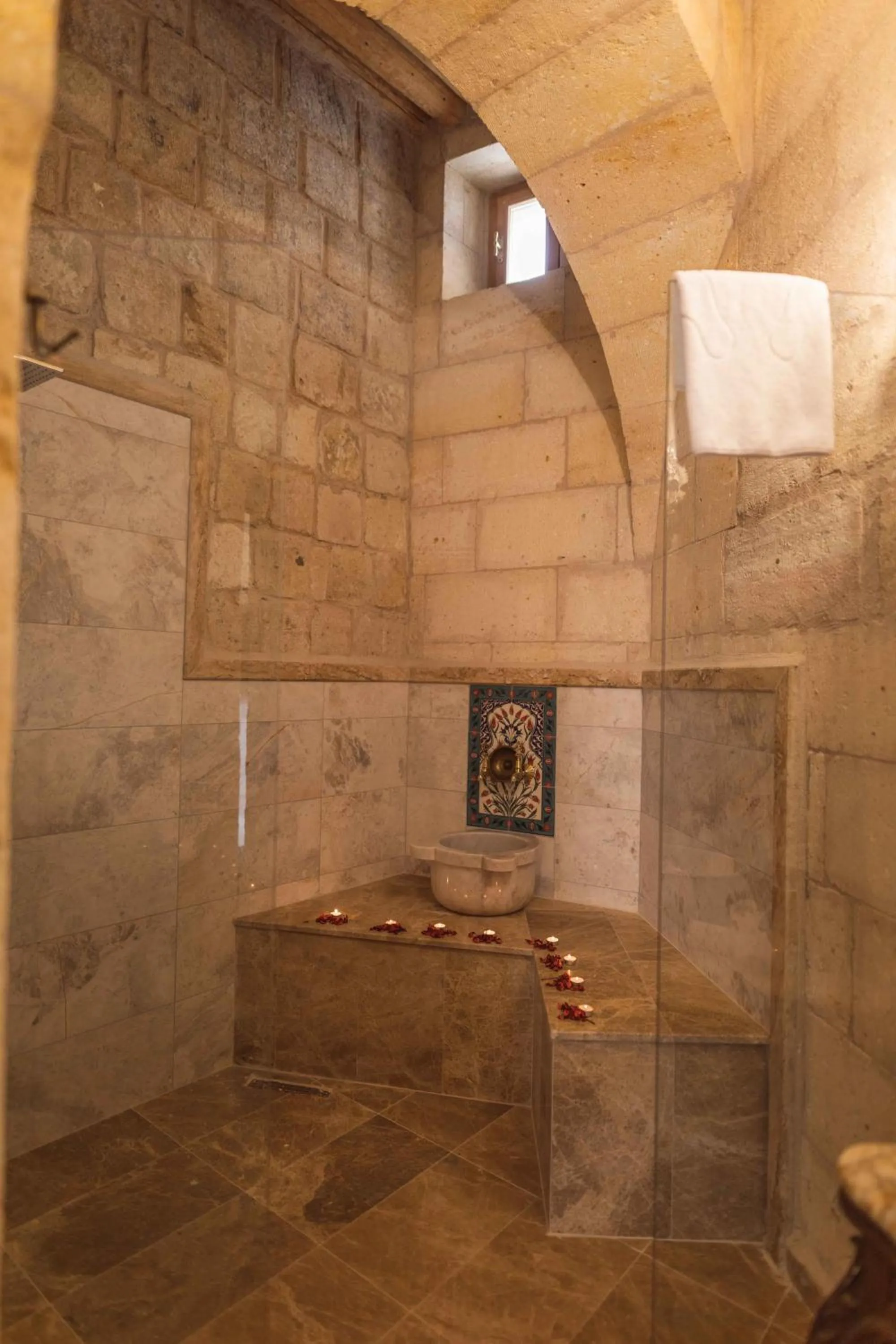 Sauna in Solo Cave Suites