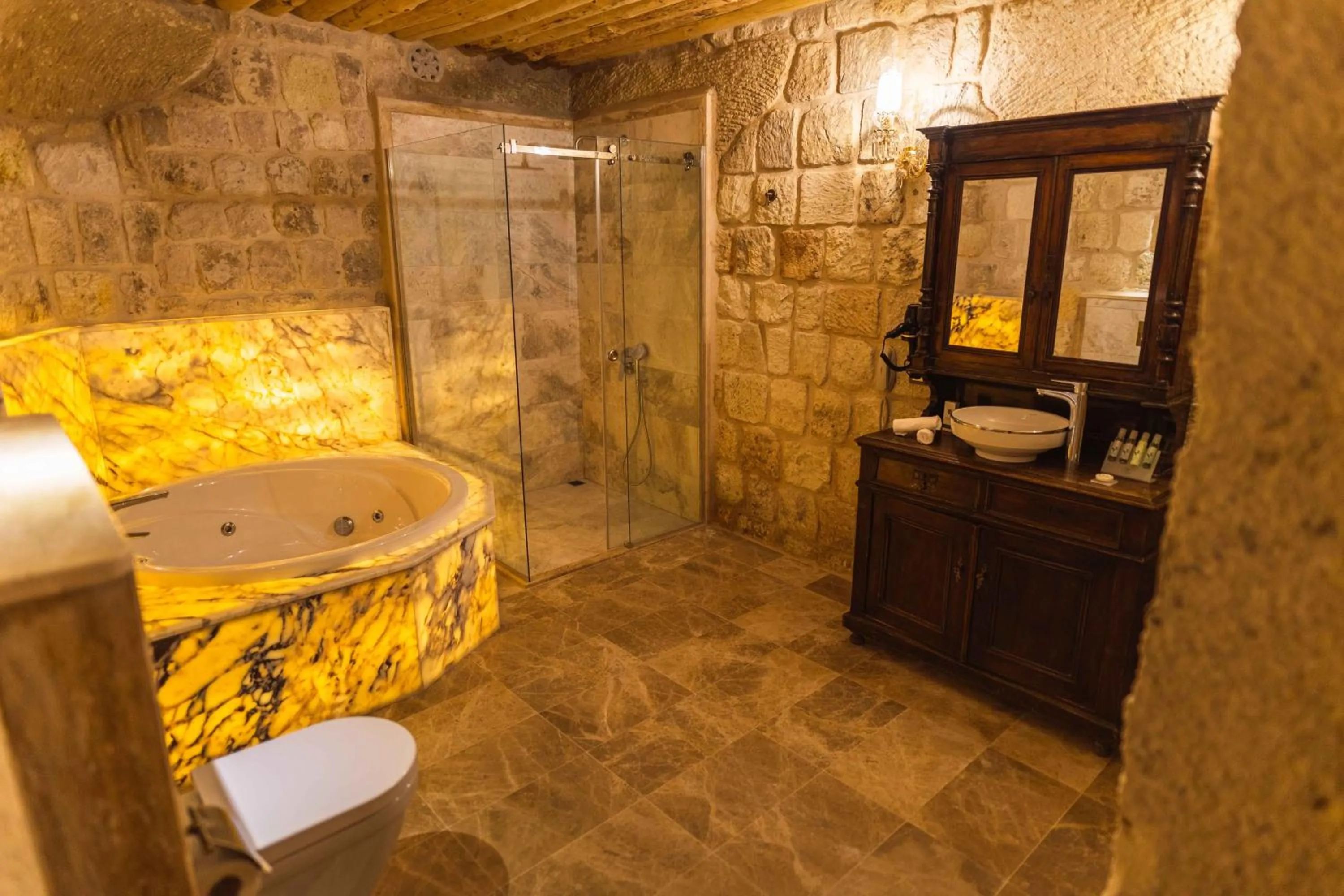 Bathroom in Solo Cave Suites