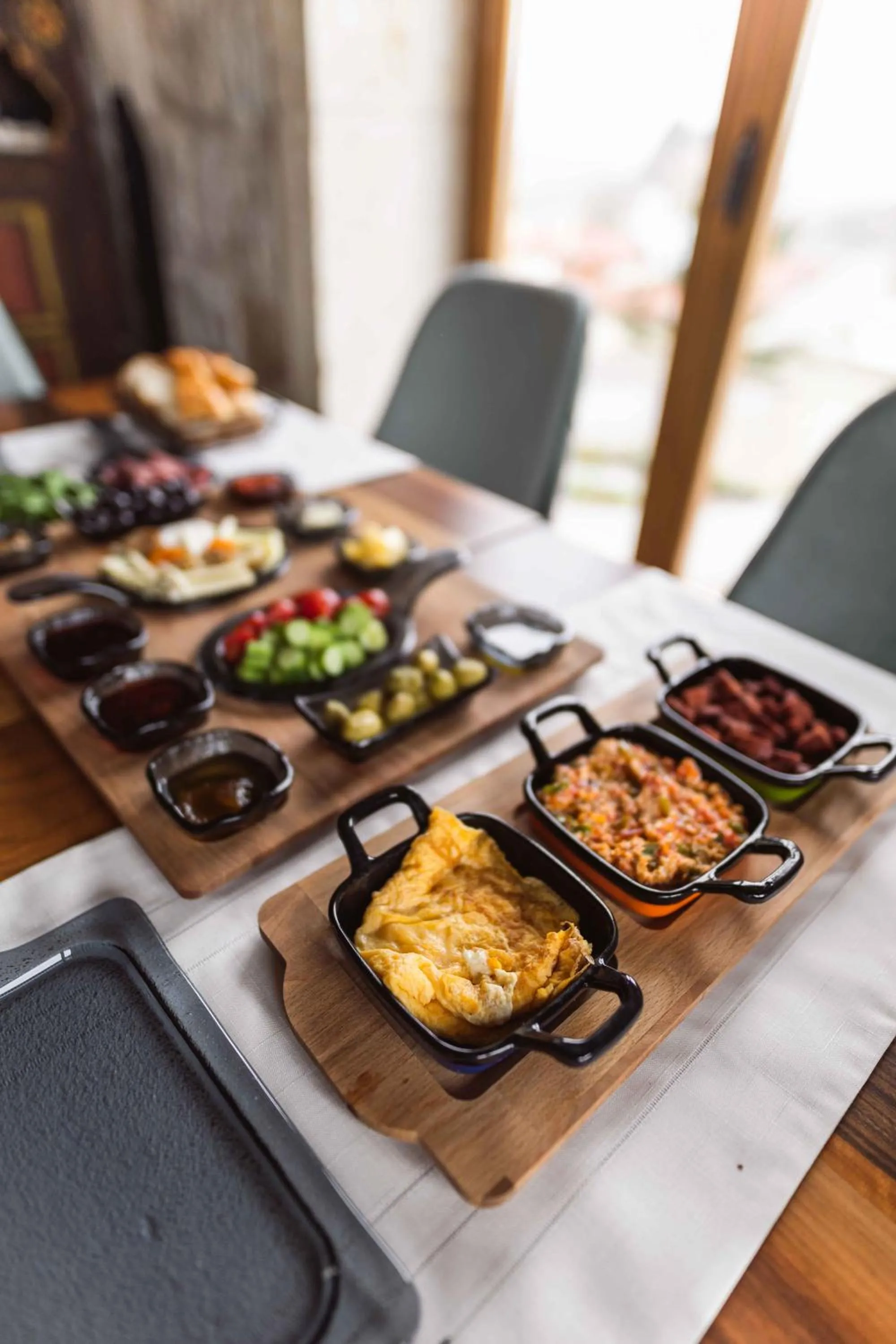 Breakfast in Solo Cave Suites