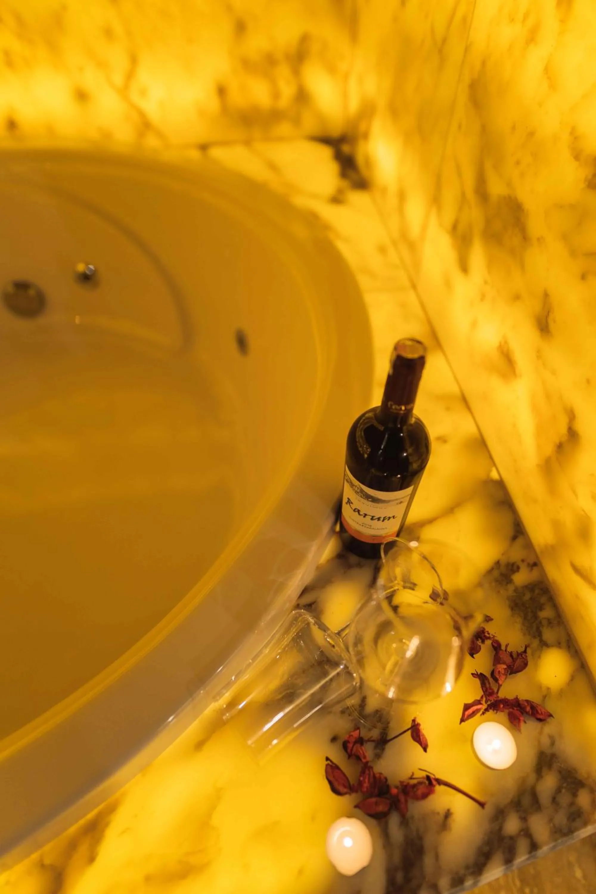 Alcoholic drinks in Solo Cave Suites