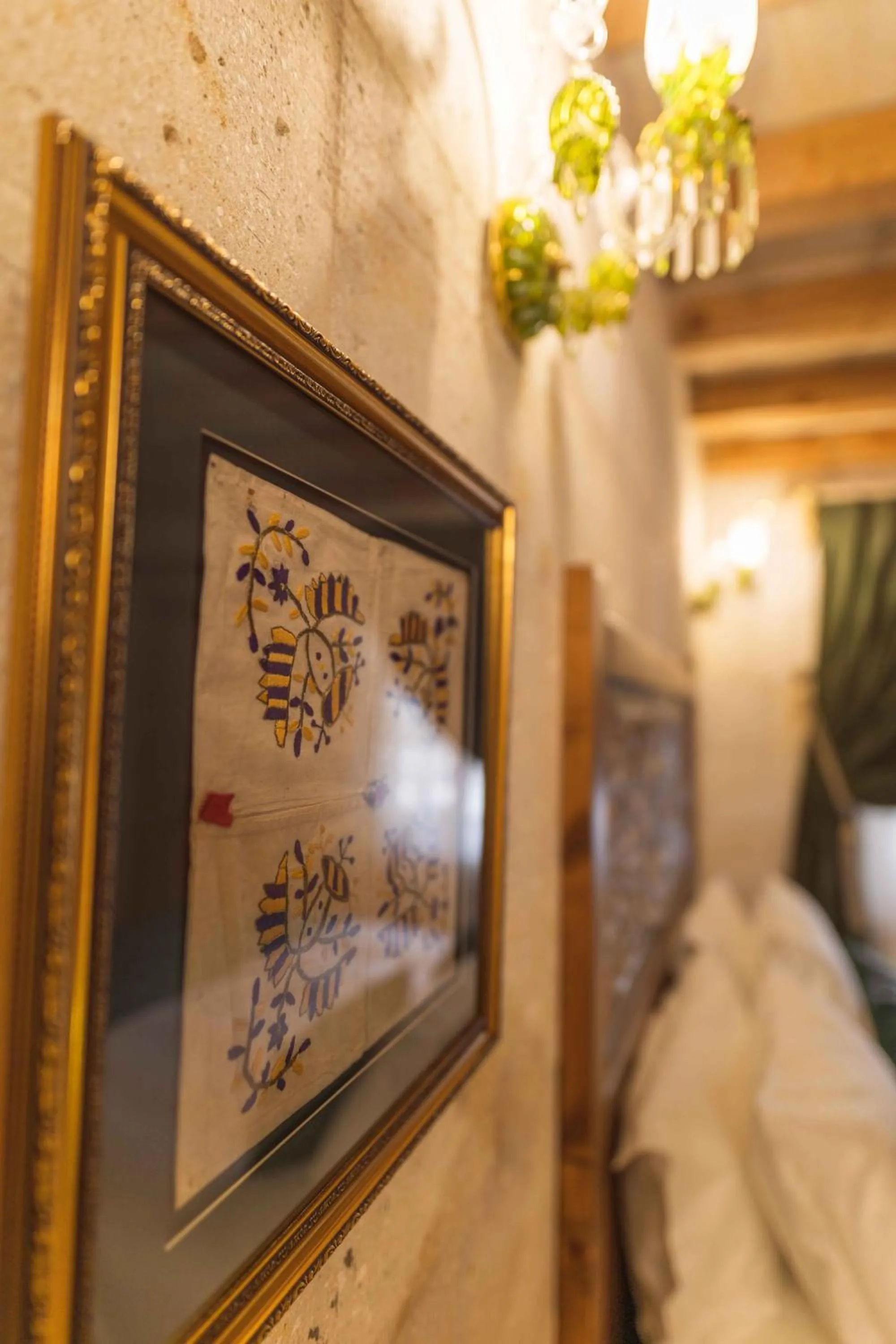 Bedroom, Bed in Solo Cave Suites