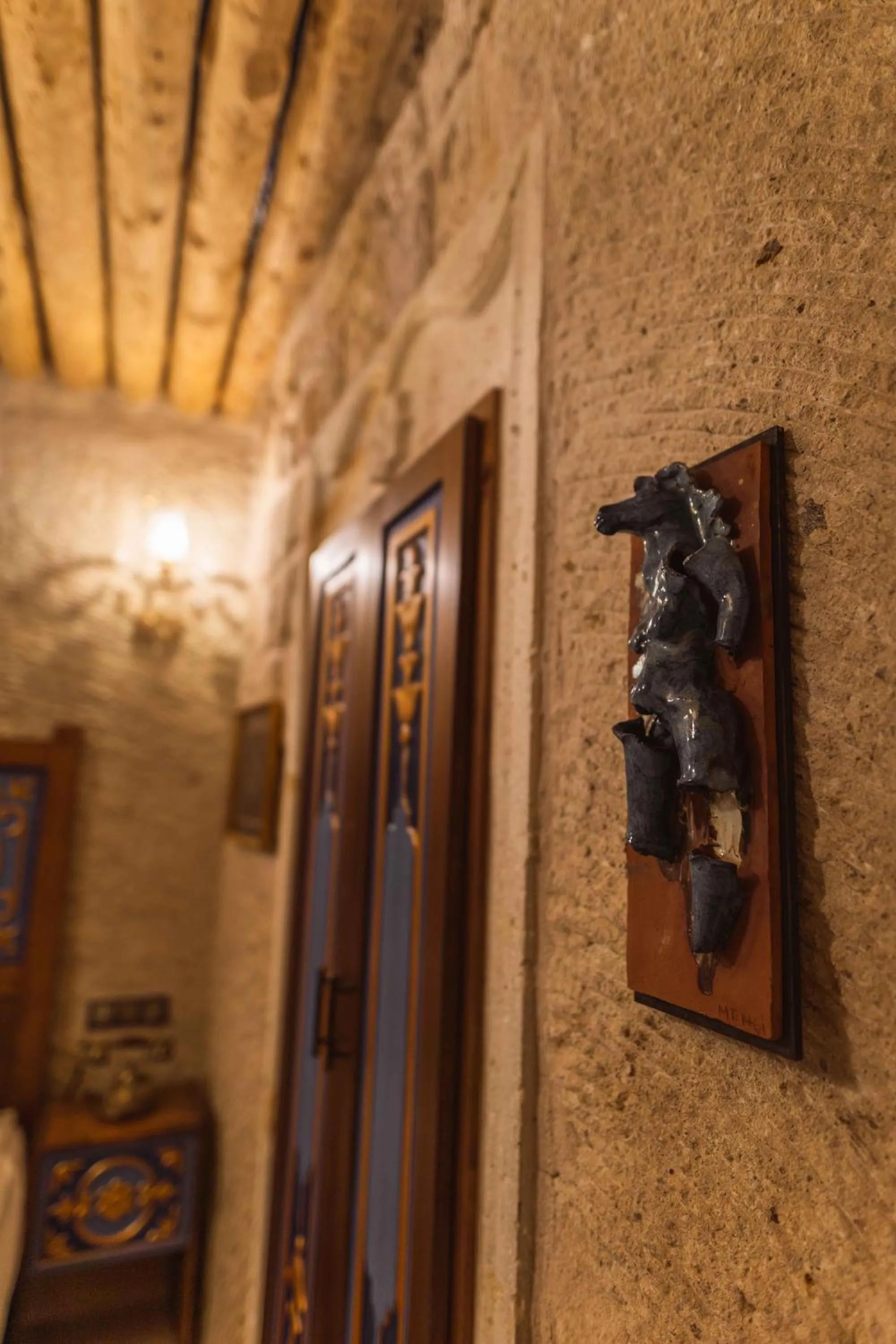 Facade/entrance in Solo Cave Suites