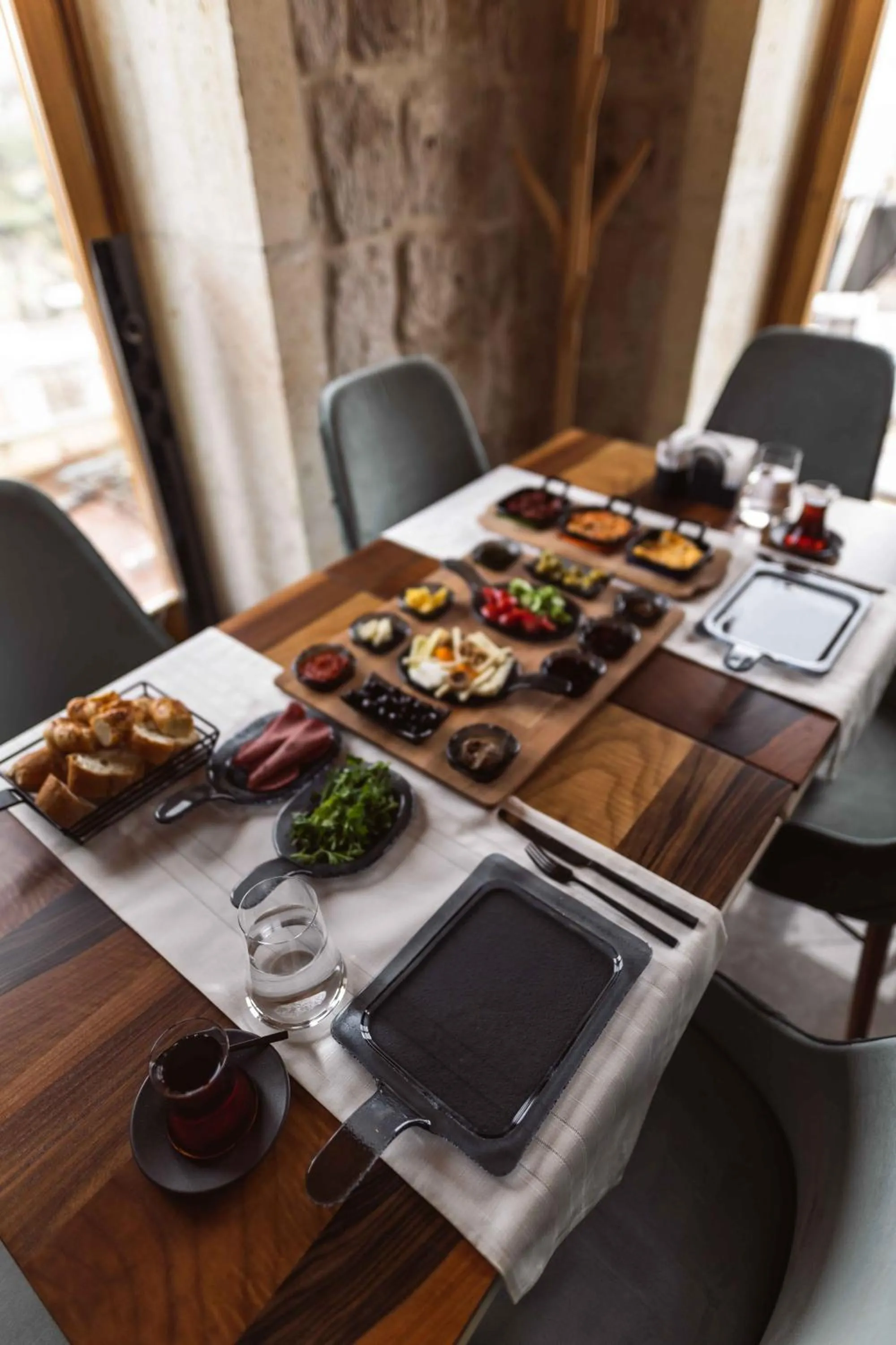 Breakfast in Solo Cave Suites