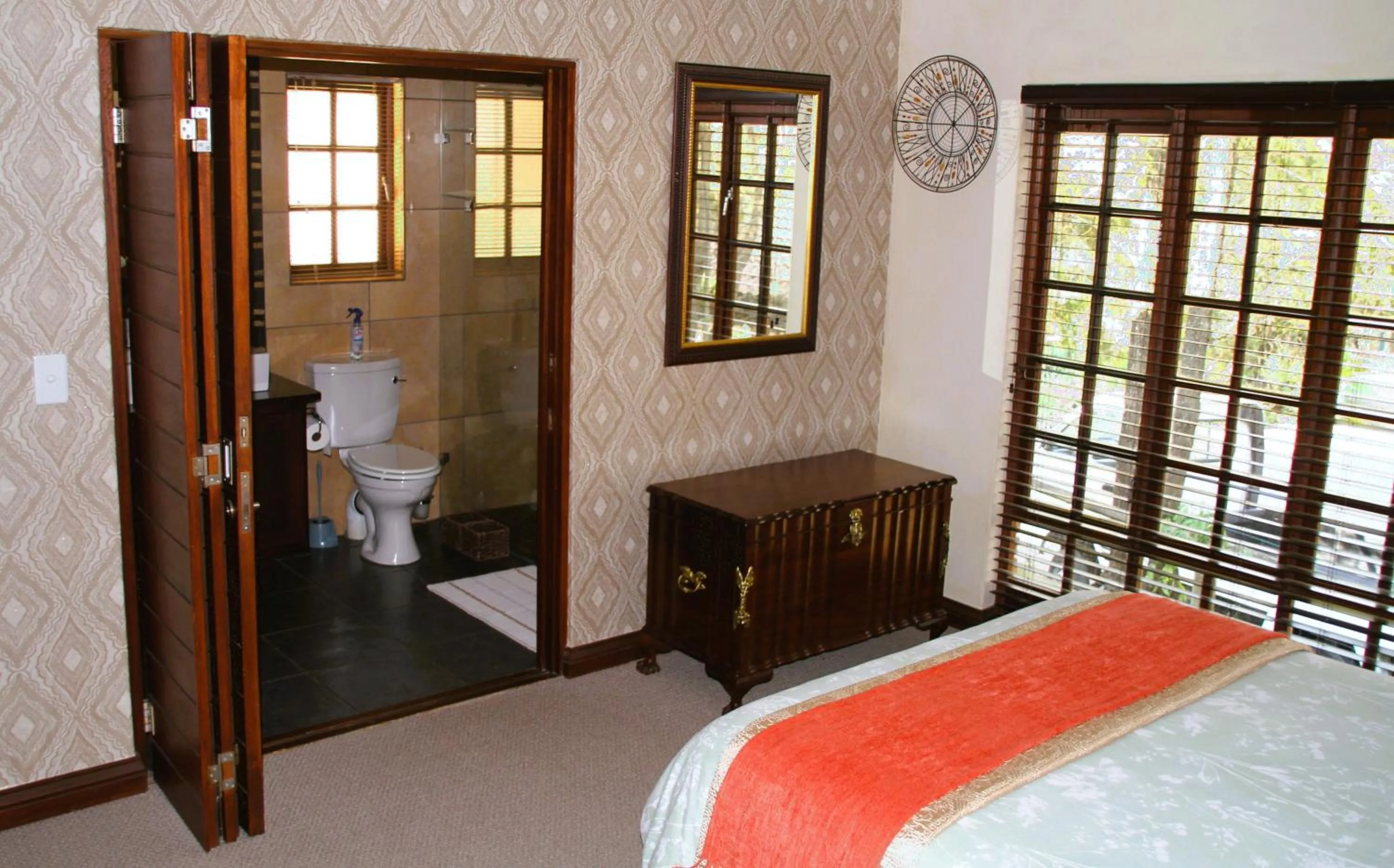 Bedroom, Bed in White River Country Estate Self Catering Apartment