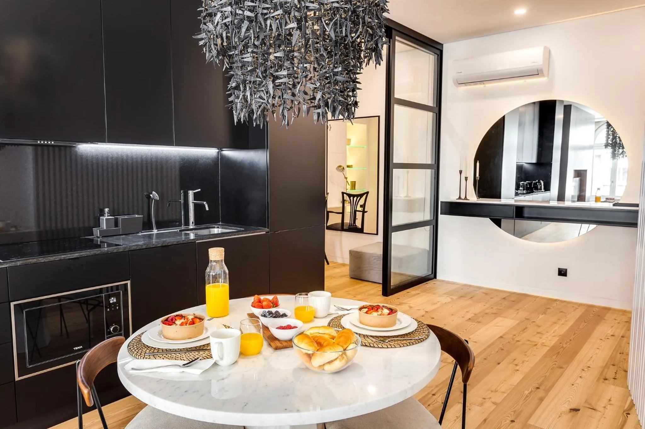 Food and drinks in Conceição Premium Downtown Apartment by DA'HOME