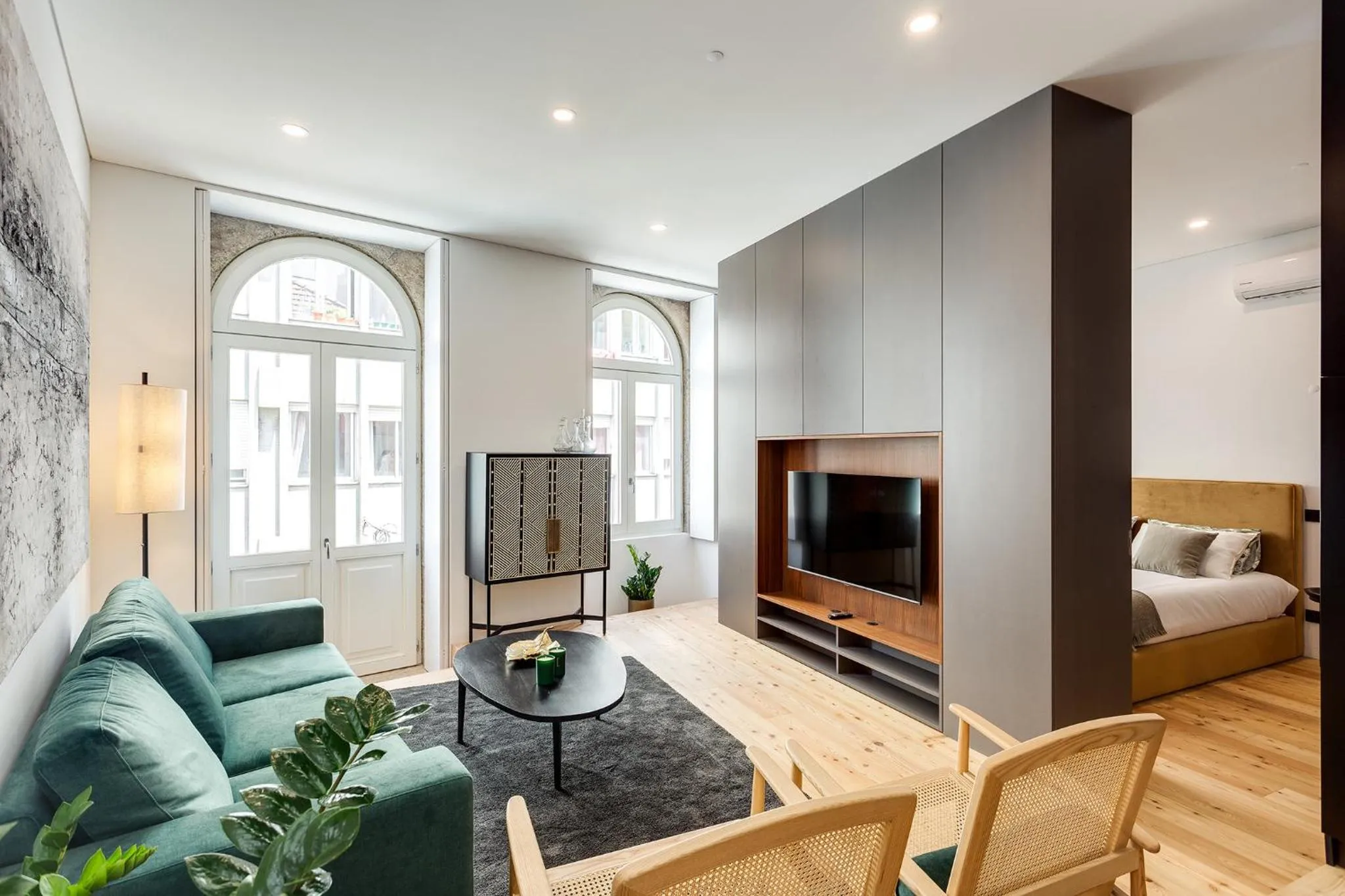 Communal lounge/ TV room in Conceição Premium Downtown Apartment by DA'HOME