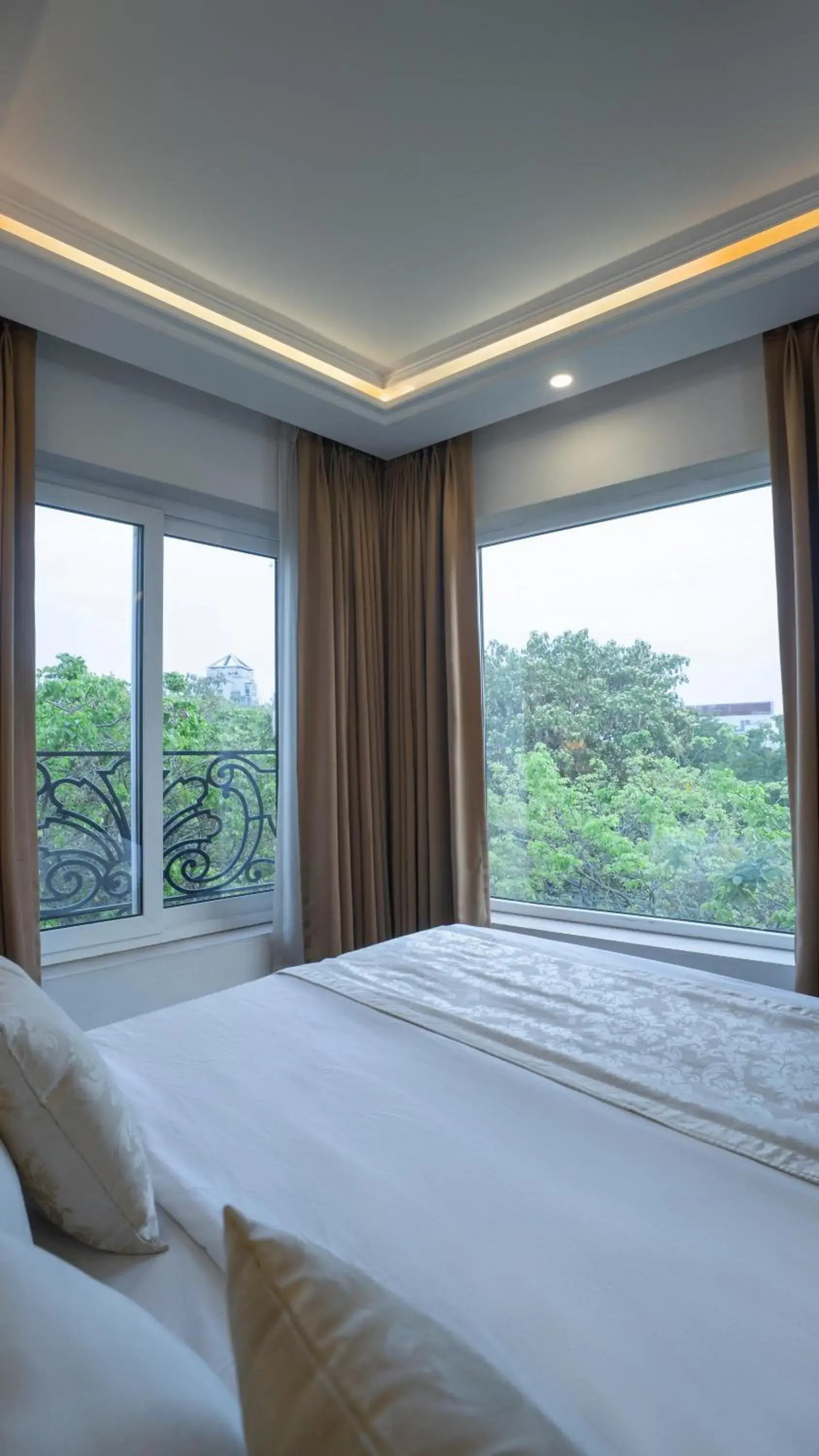 Quiet street view, Bed in The Woodbury Quiet street view, Bed in The Woodbury