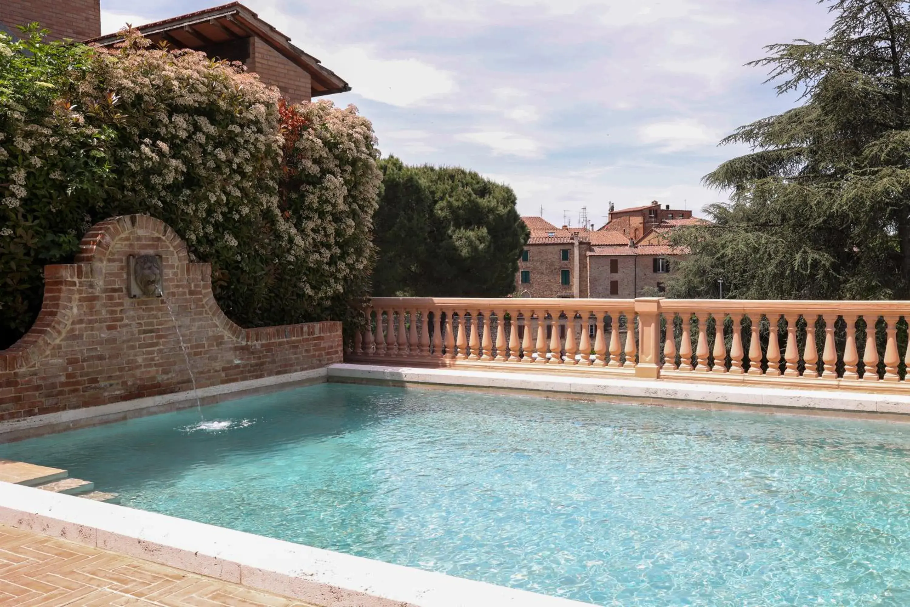 Swimming pool in Hotel Vannucci Swimming pool in Hotel Vannucci