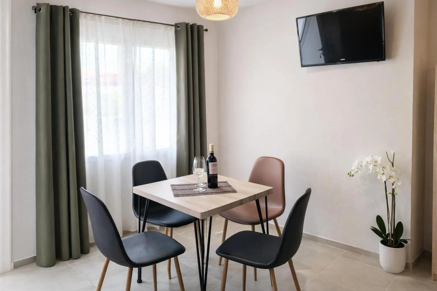 Photo of the whole room in Secret Garden Hotel