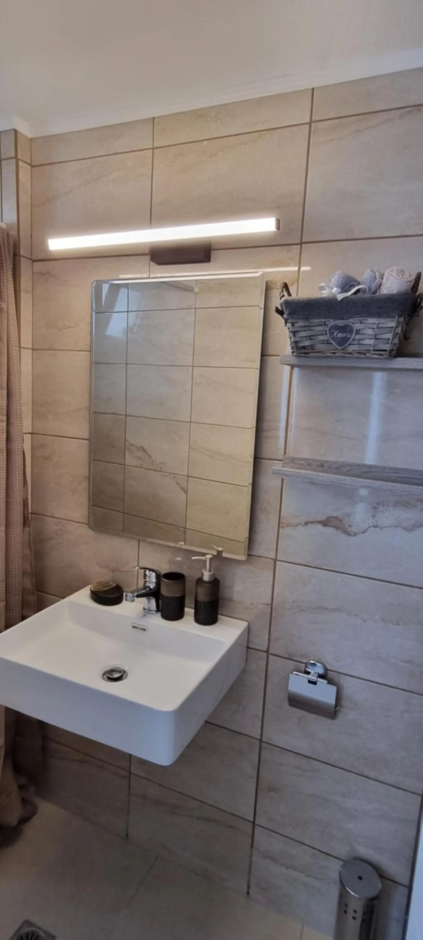 Bathroom in Secret Garden Hotel