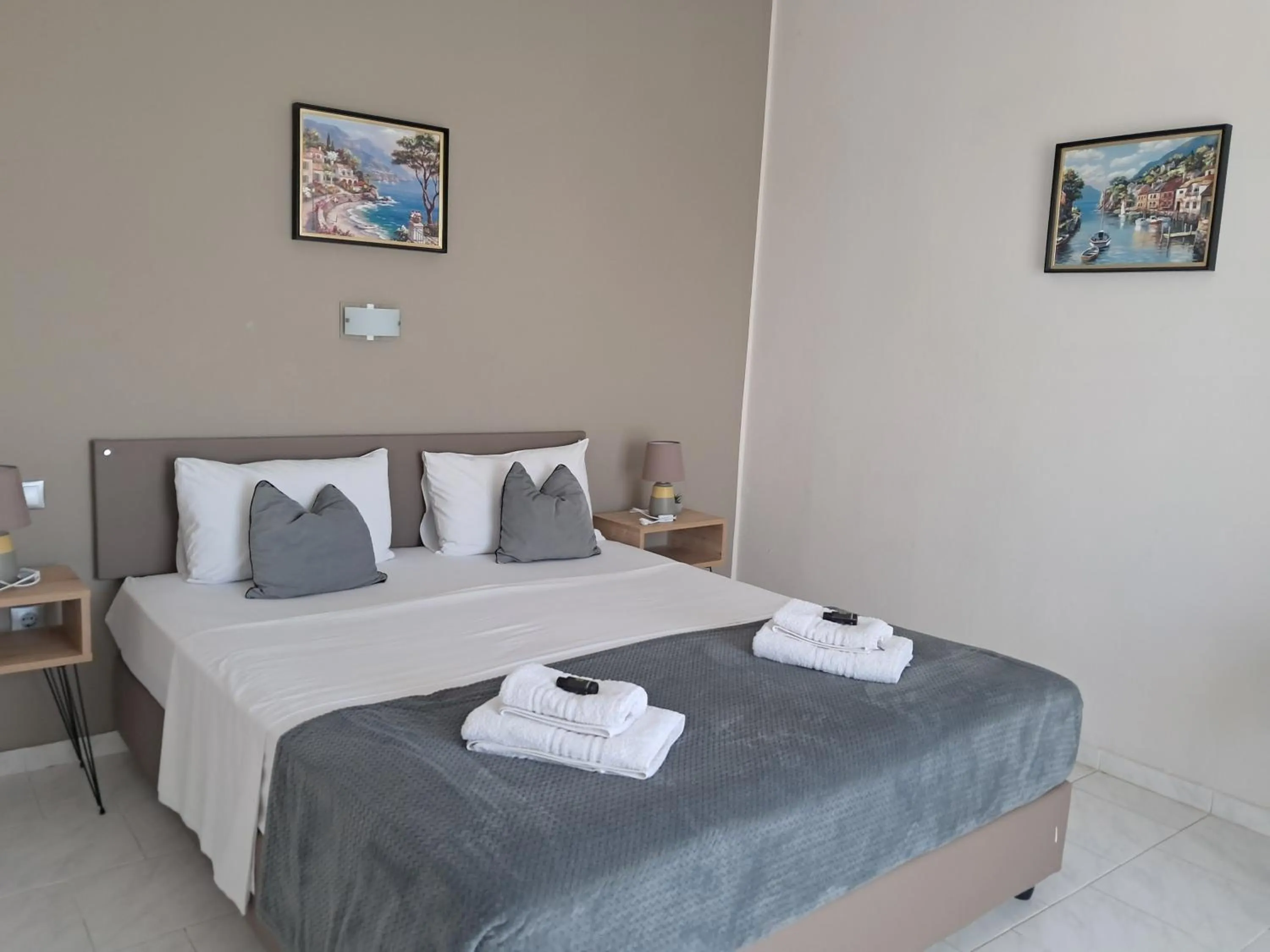 Bedroom, Bed in Secret Garden Hotel