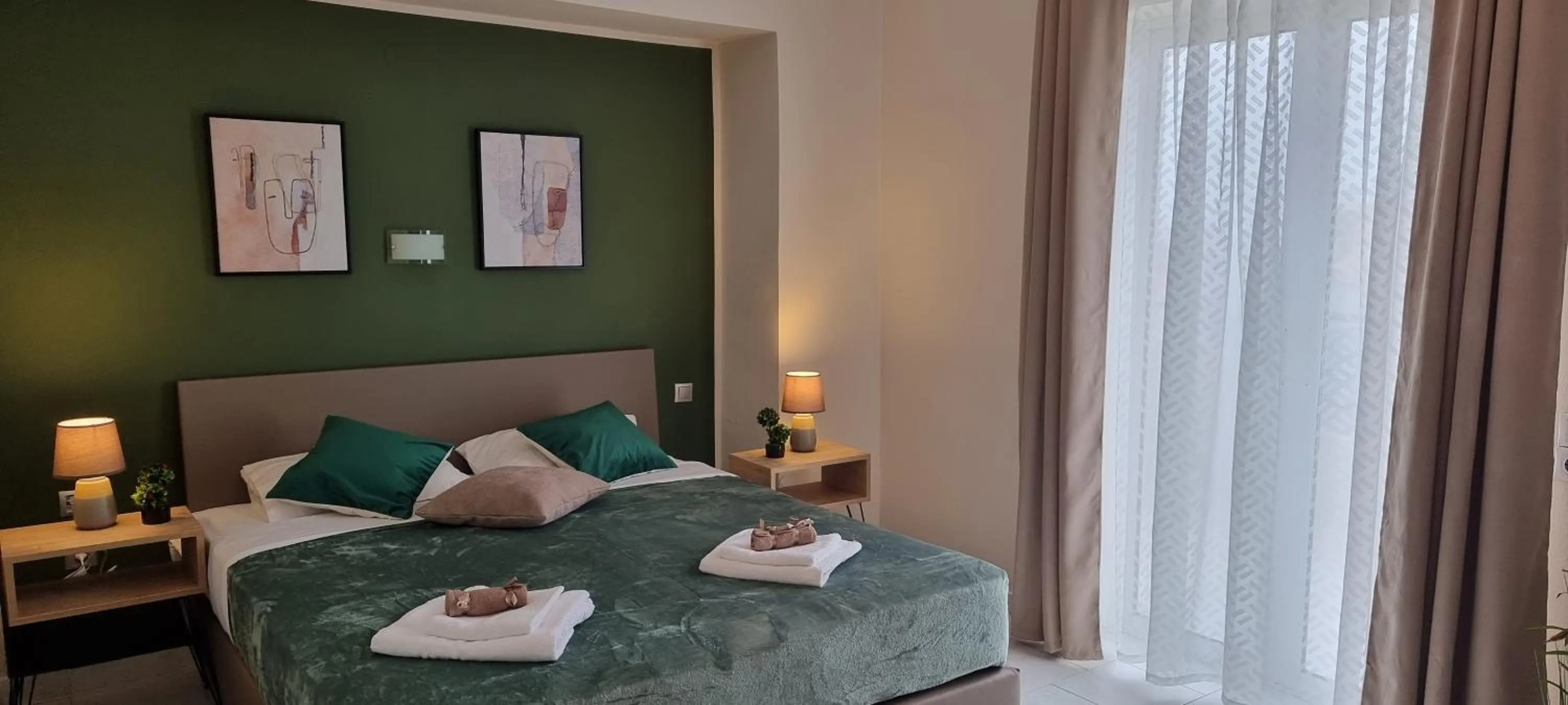 Photo of the whole room, Bed in Secret Garden Hotel