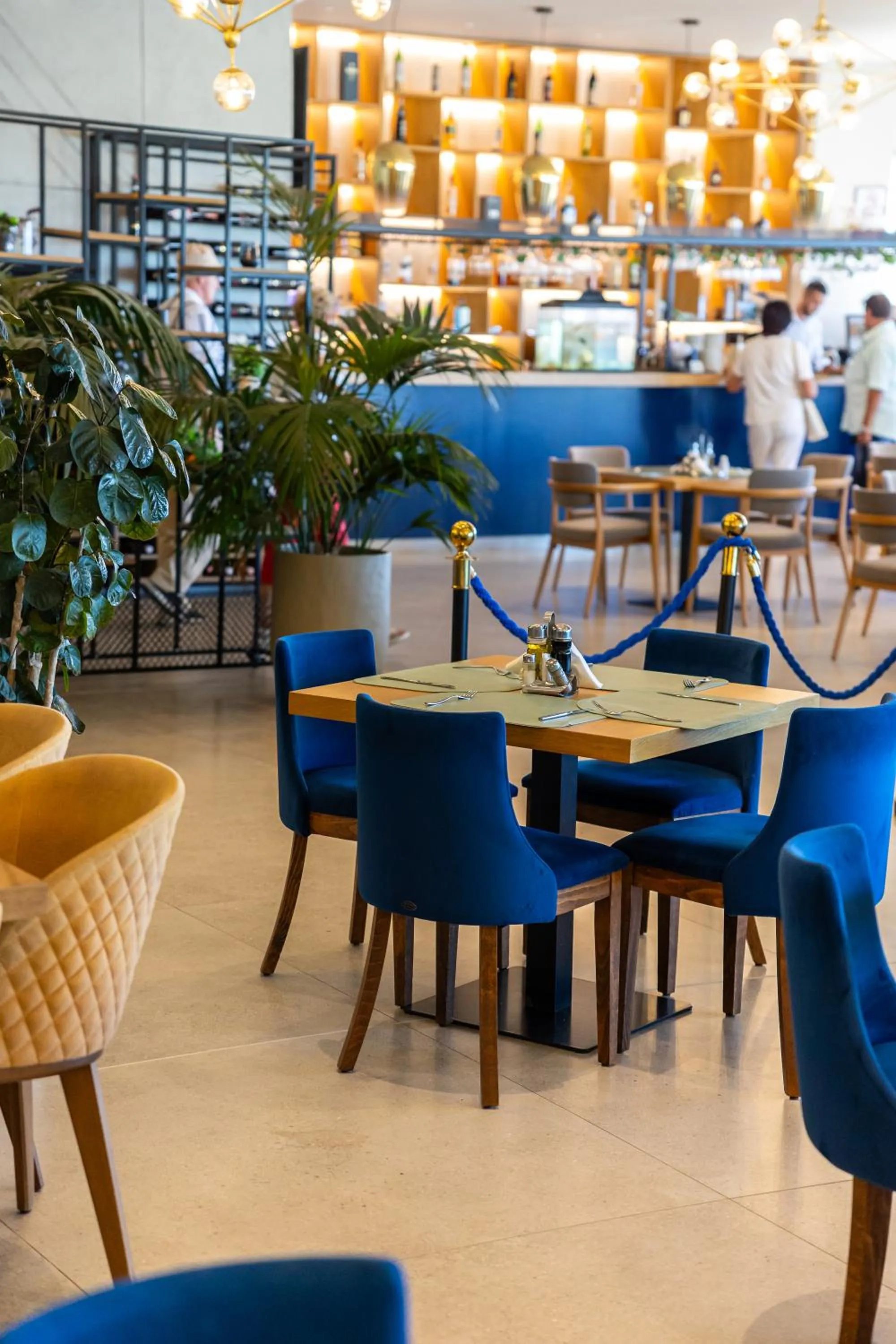 Restaurant/places to eat in AMR Hotel - Durres