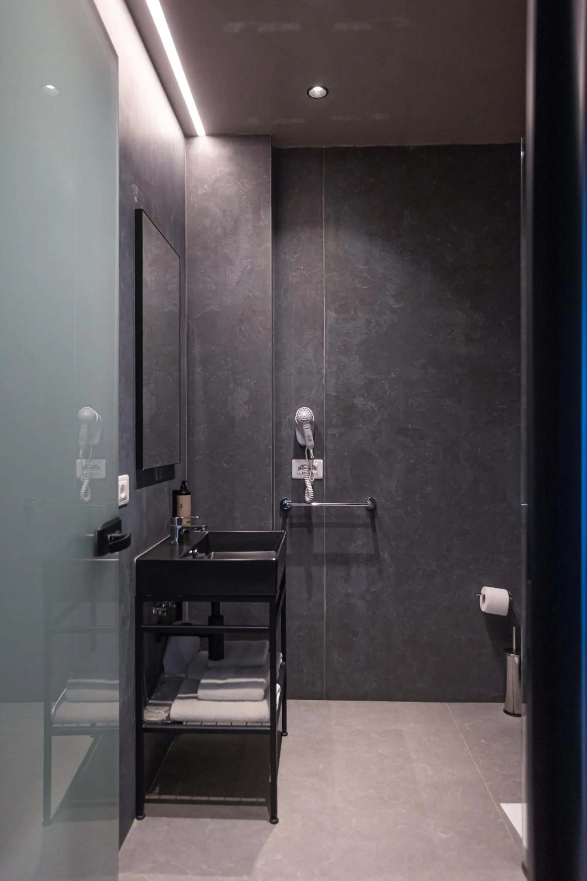 Bathroom in AMR Hotel - Durres