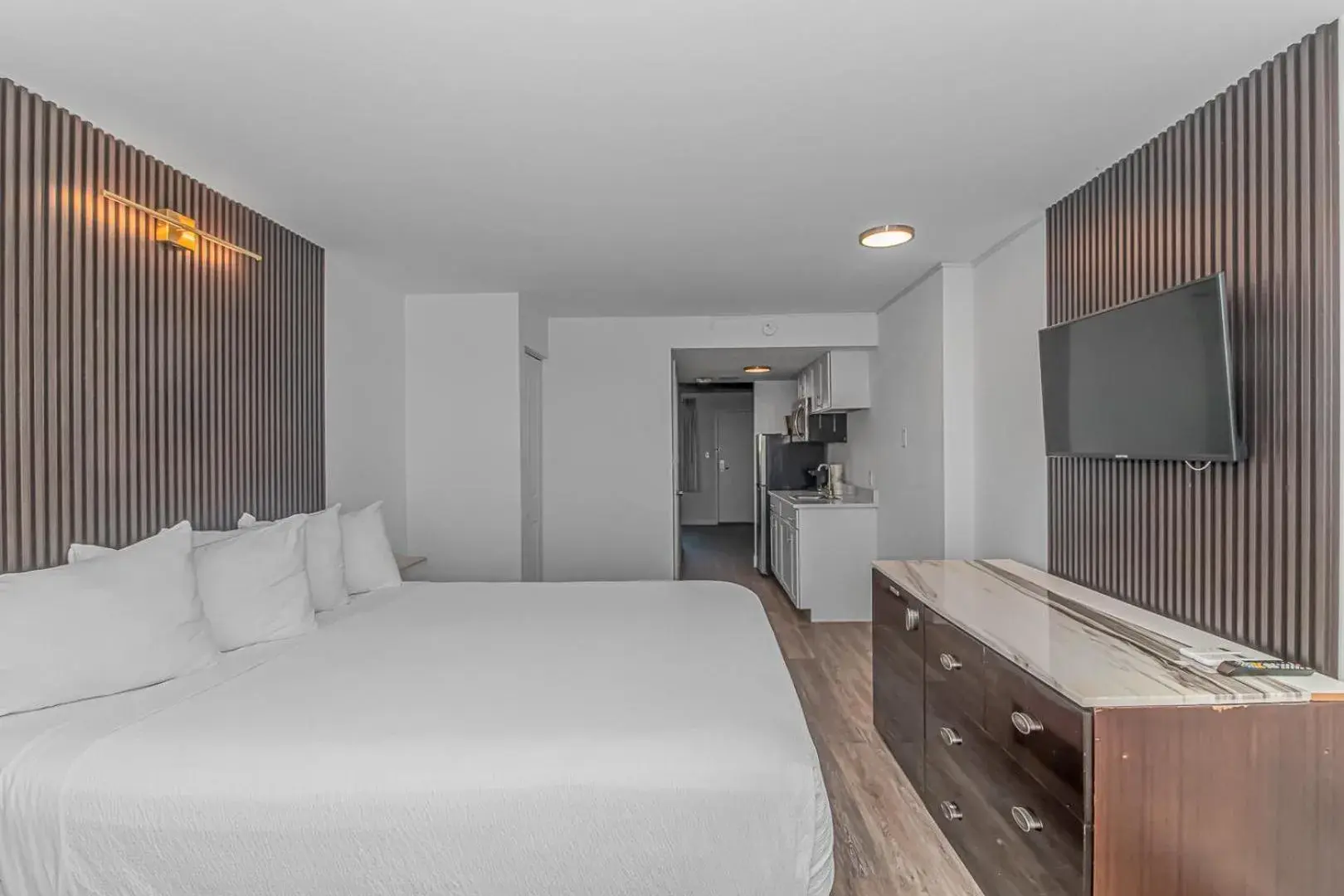 Bedroom, Bed in Grande Beach Resort Bedroom, Bed in Grande Beach Resort