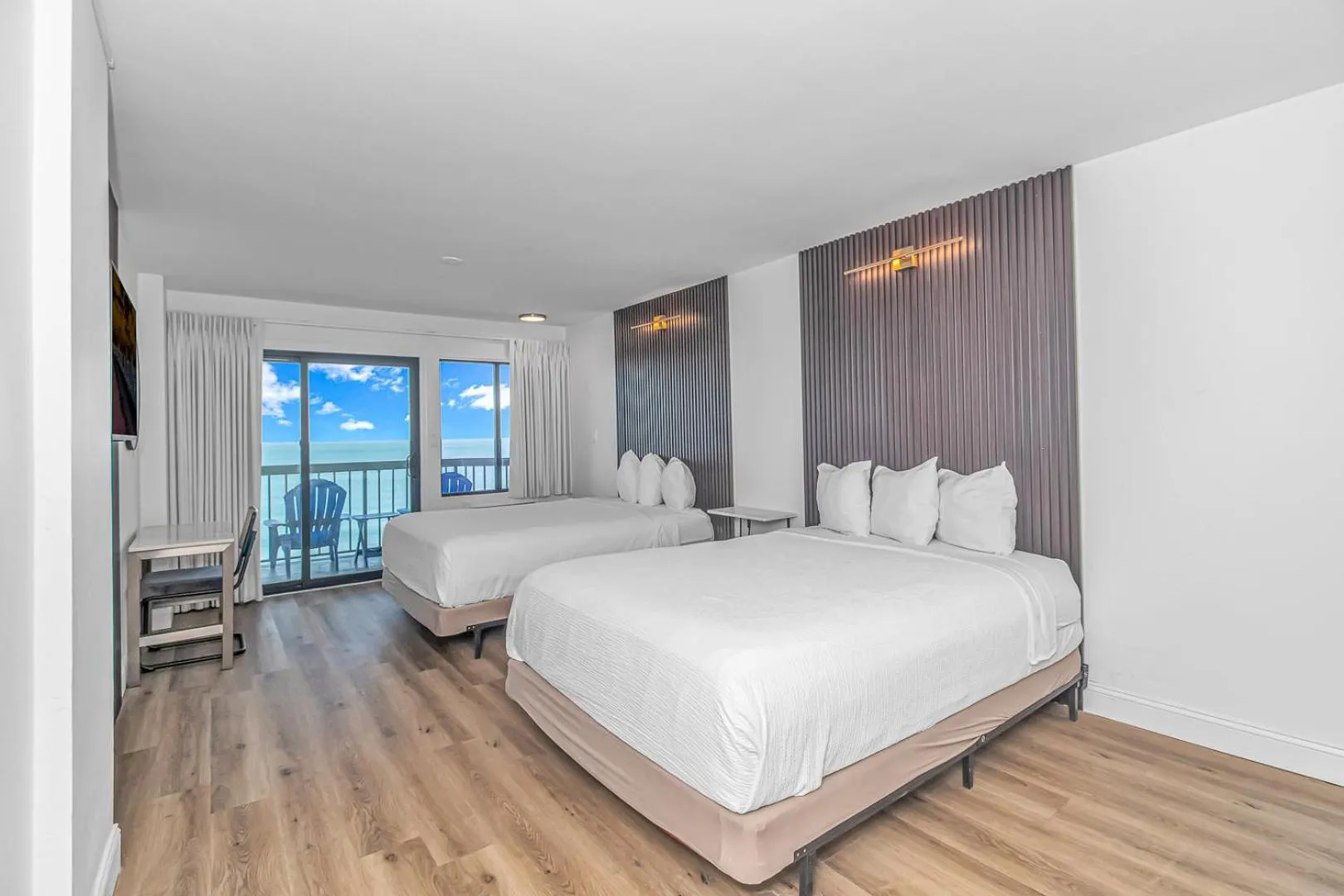 Bedroom, Bed in Grande Beach Resort