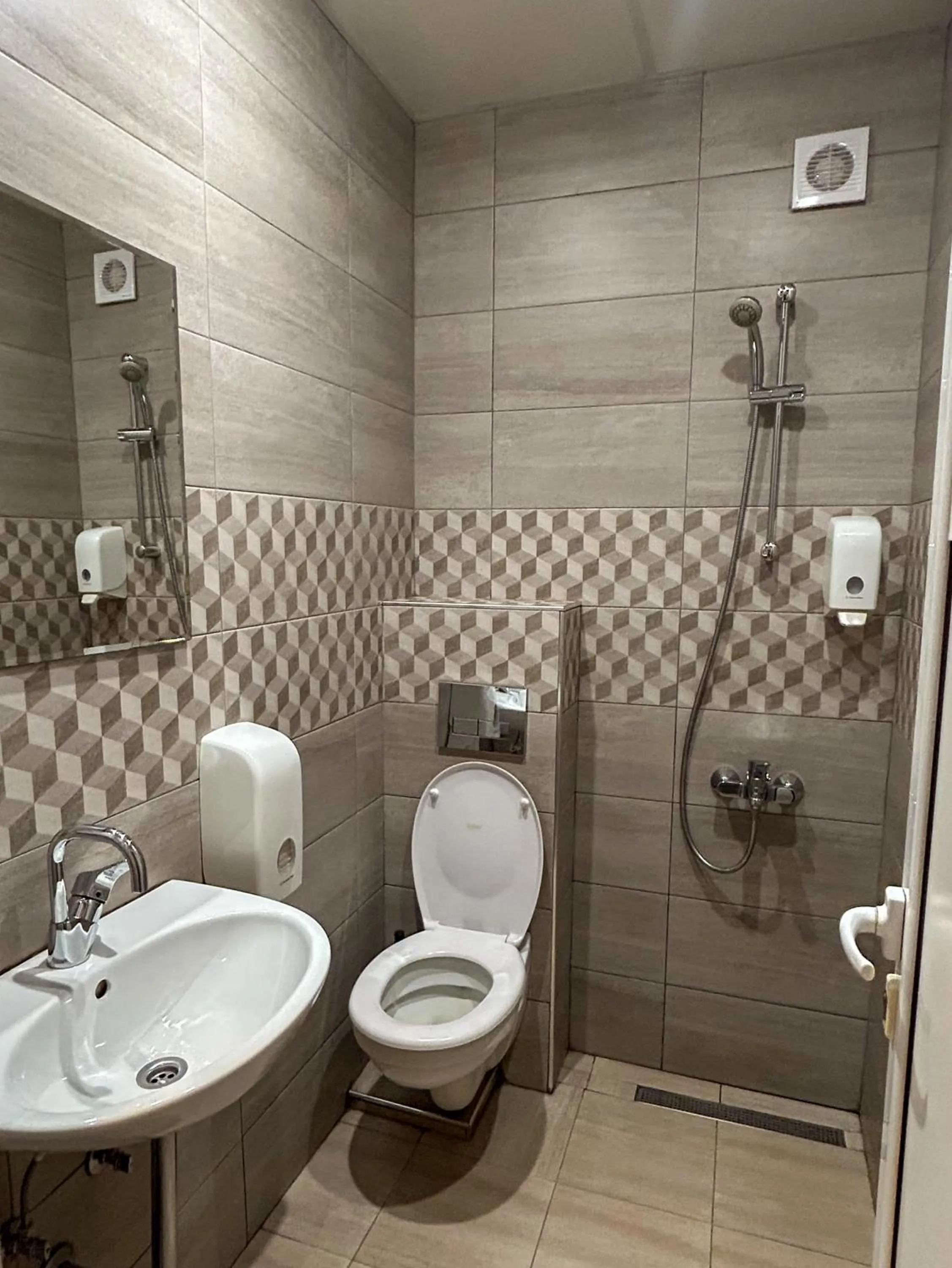 Shower in Hotel Darling