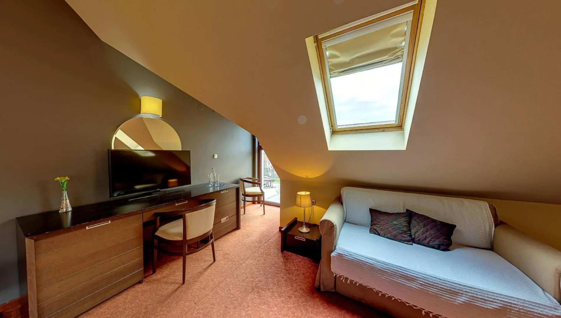 Communal lounge/ TV room, Bed in Hotel FAMIL - adults only