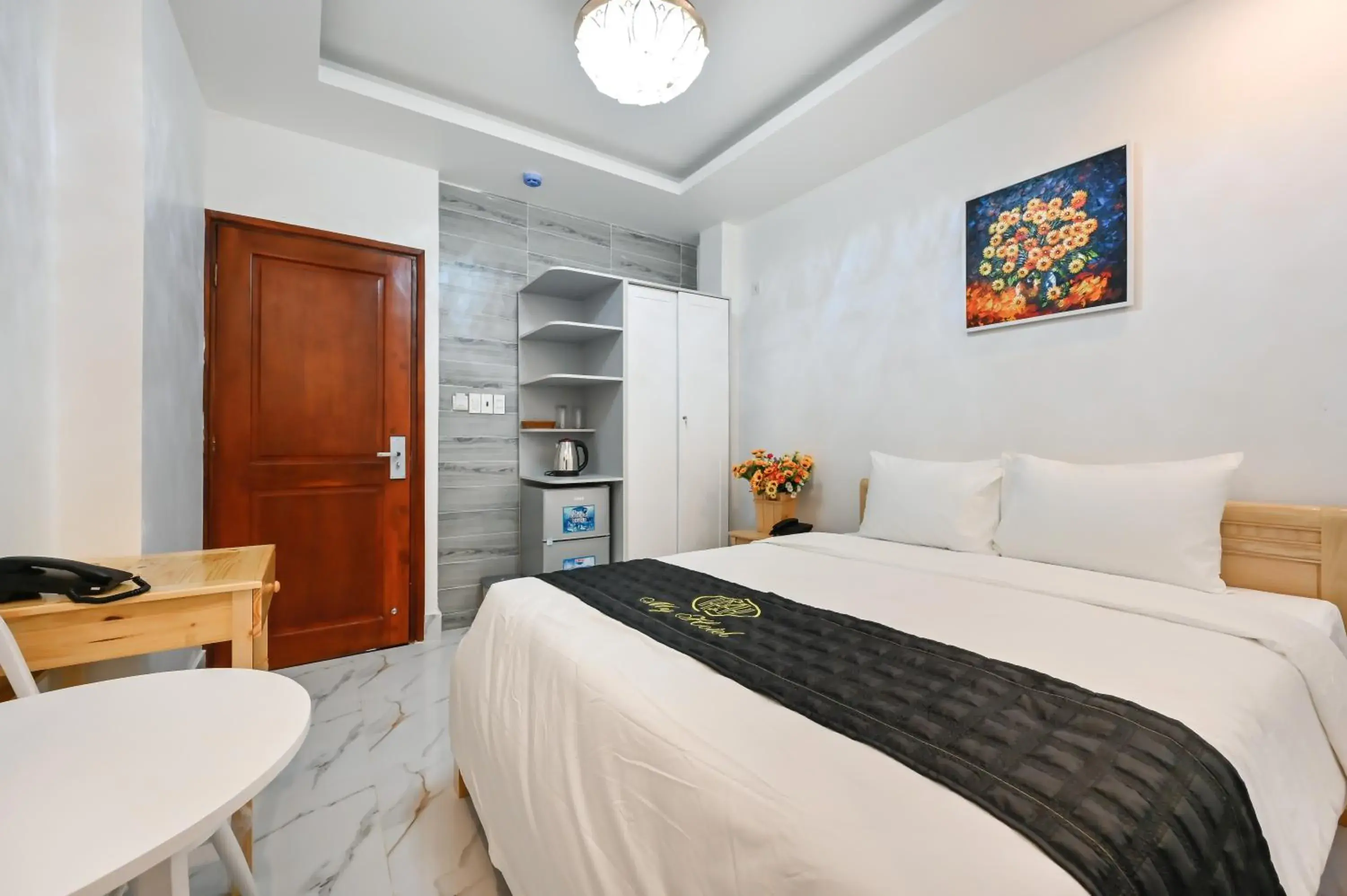 Photo of the whole room, Bed in My Hotel Photo of the whole room, Bed in My Hotel