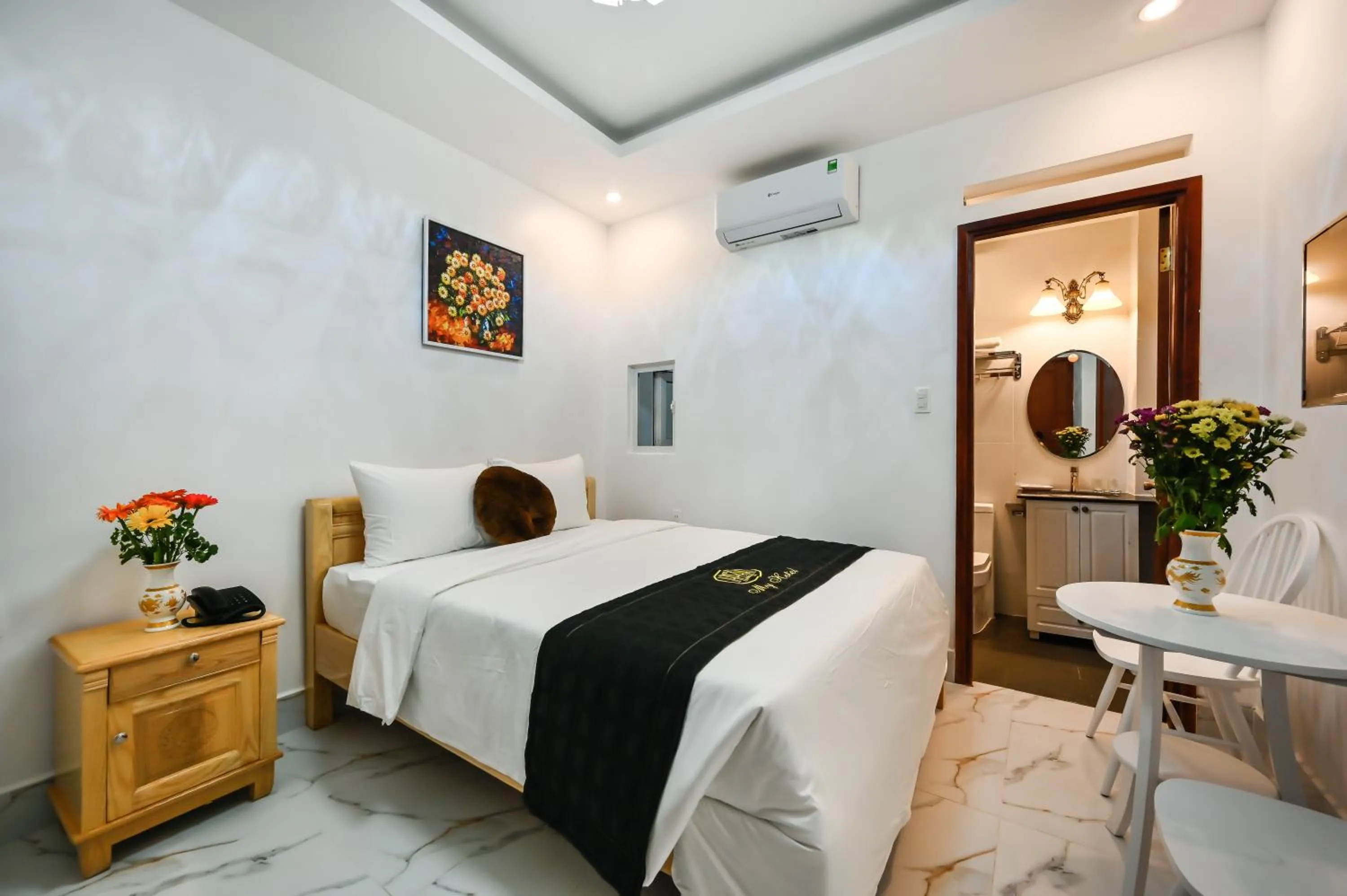 Photo of the whole room, Bed in My Hotel