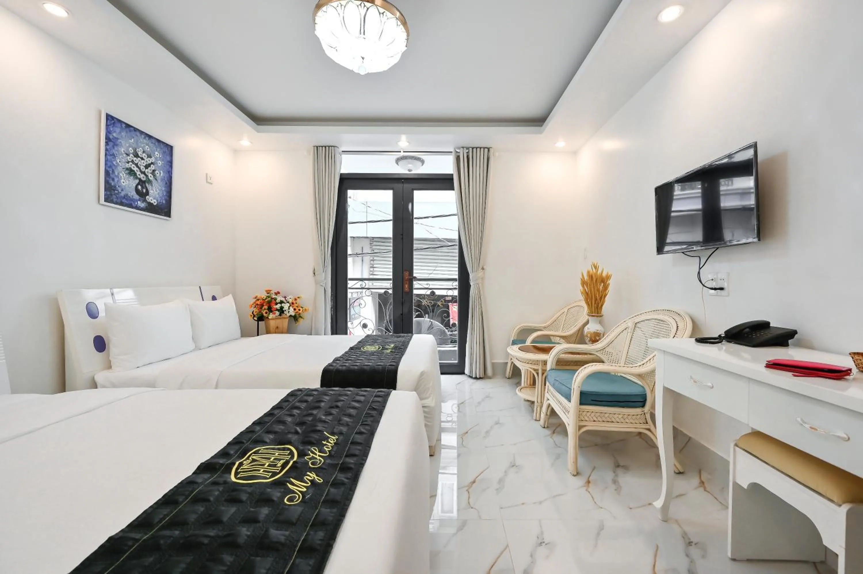 Photo of the whole room, Bed in My Hotel