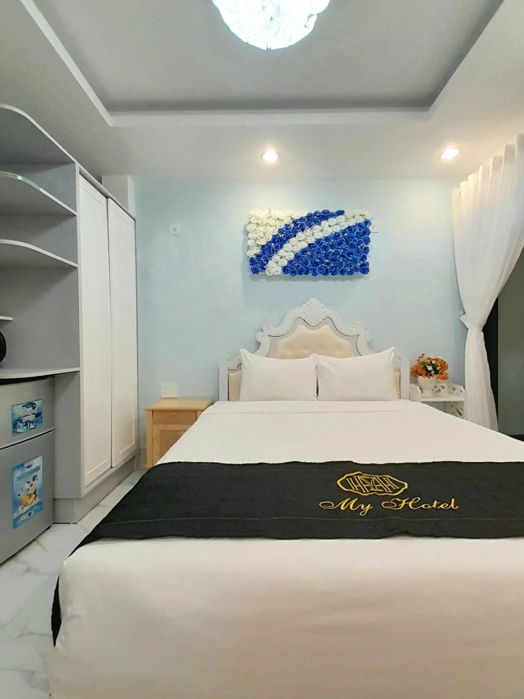 Bedroom, Bed in My Hotel