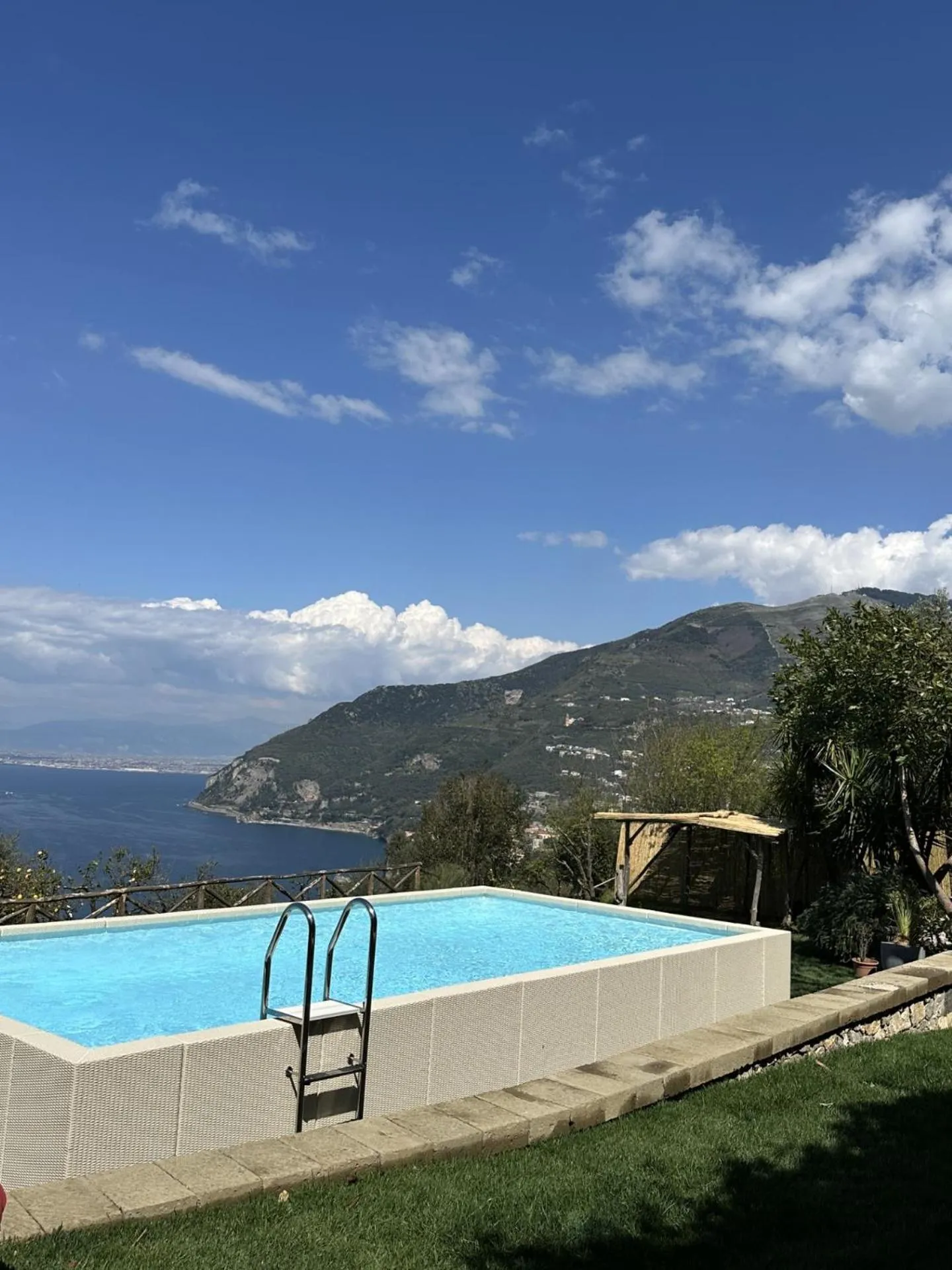 Swimming pool in Hotel Torre Barbara