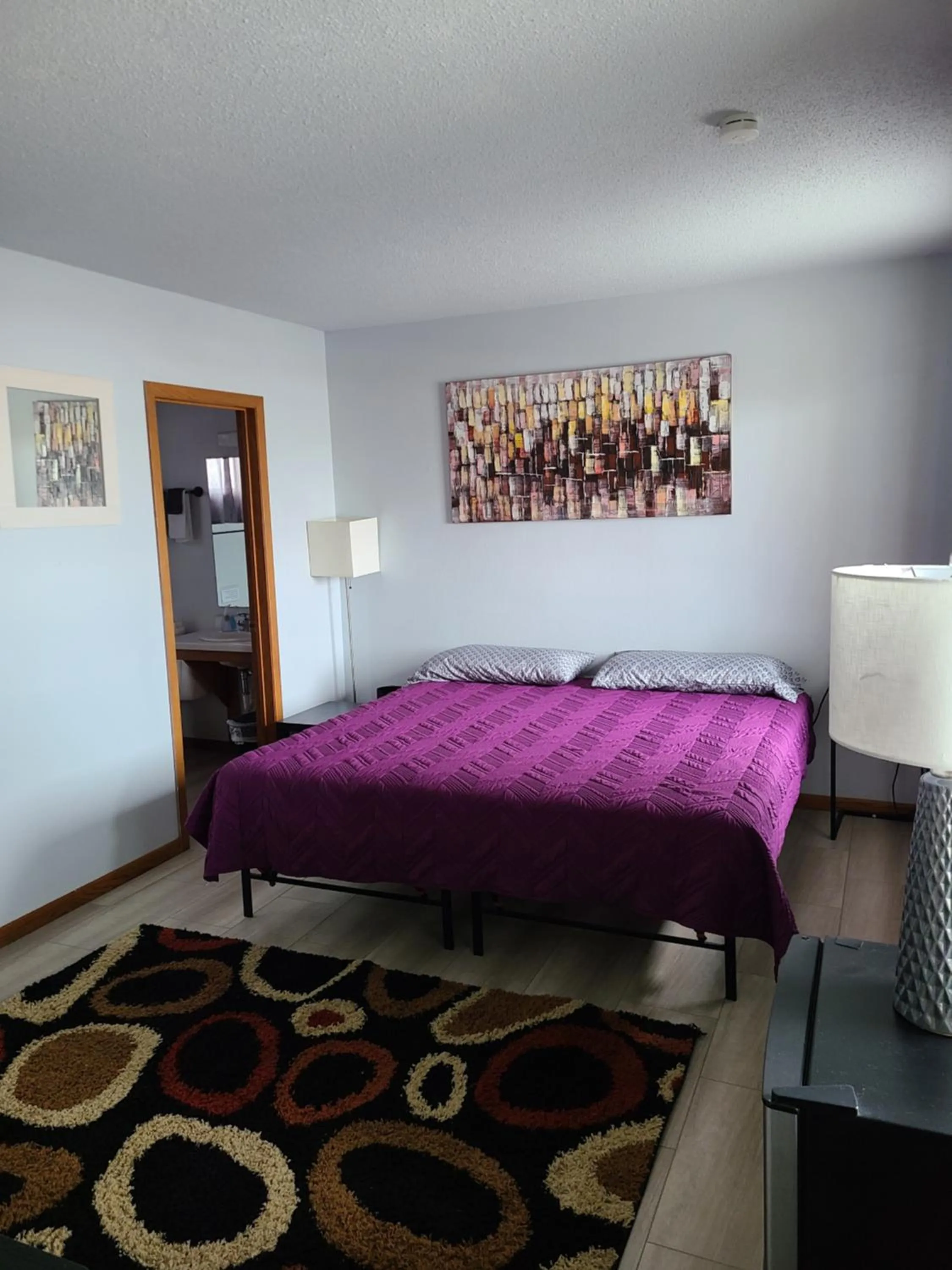 Bed in Viking INN Clara City