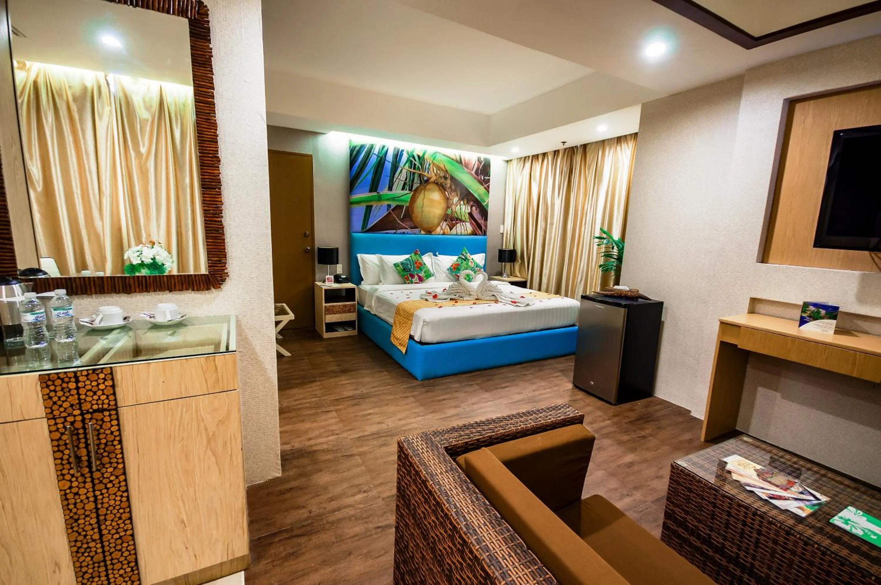 Living room, Bed in Aziza Paradise Hotel