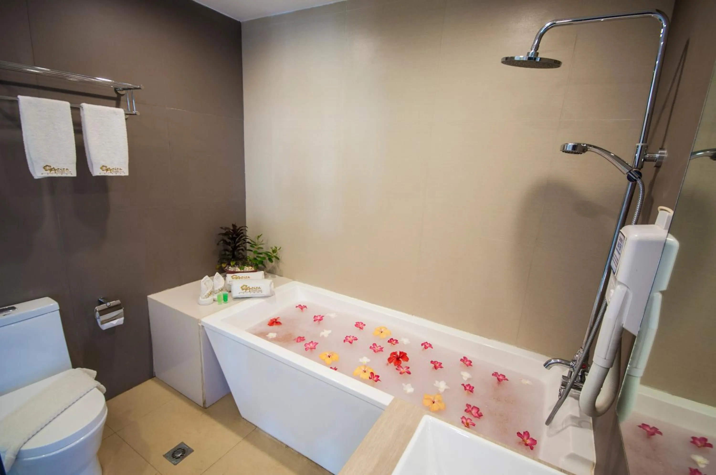 Bathroom in Aziza Paradise Hotel