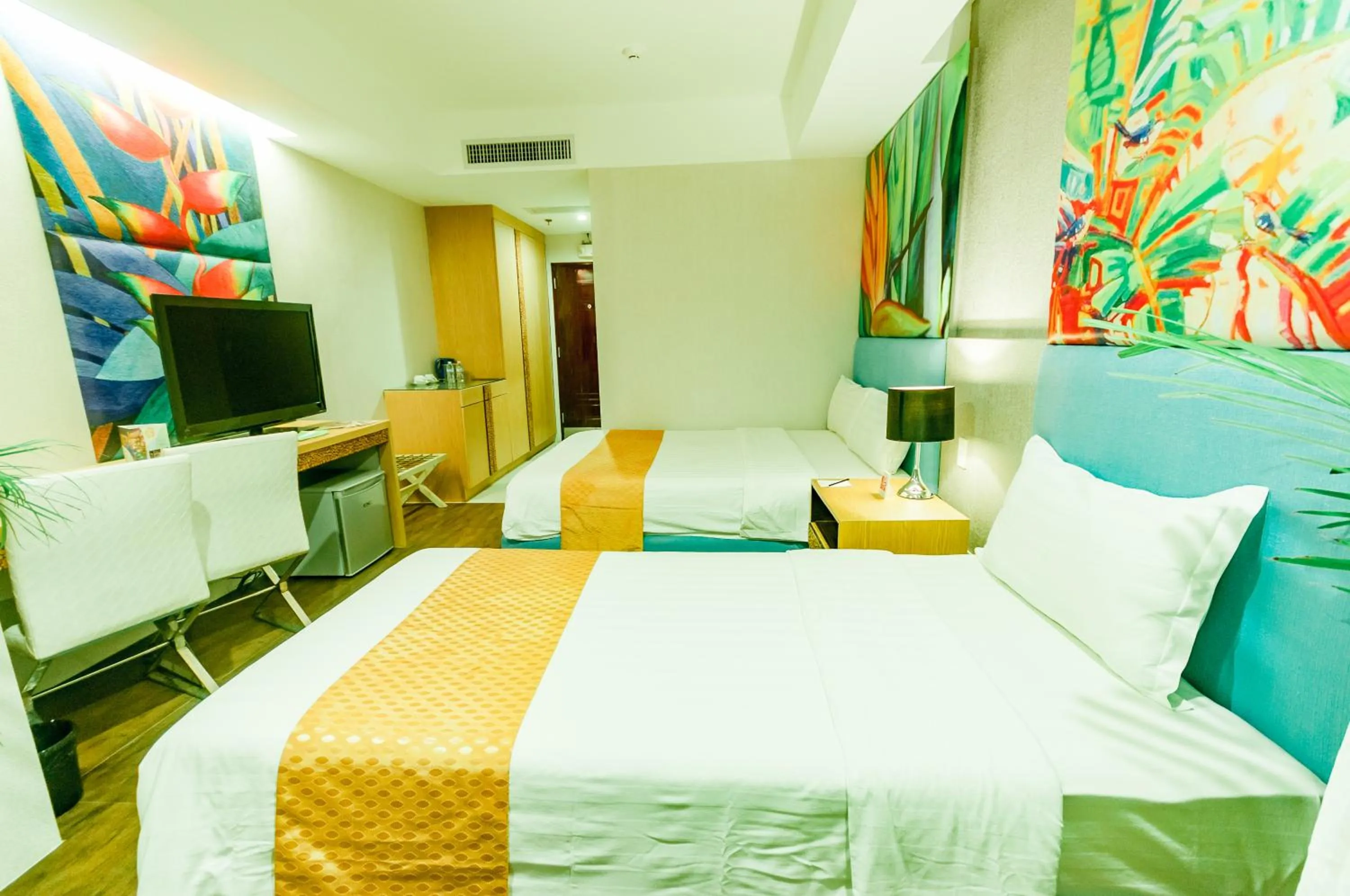 bunk bed, Bed in Aziza Paradise Hotel