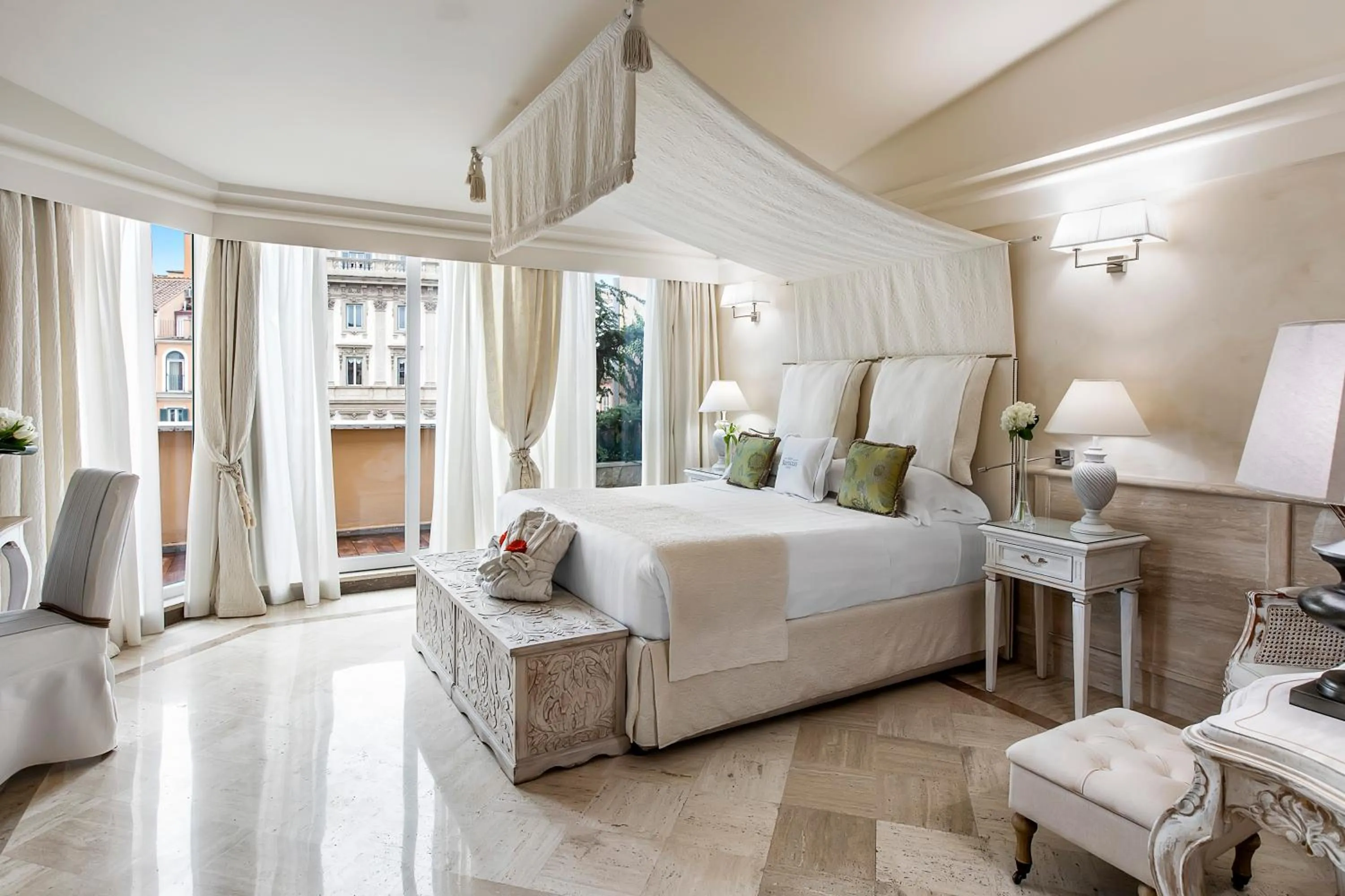 View (from property/room), Bed in Hotel Barocco