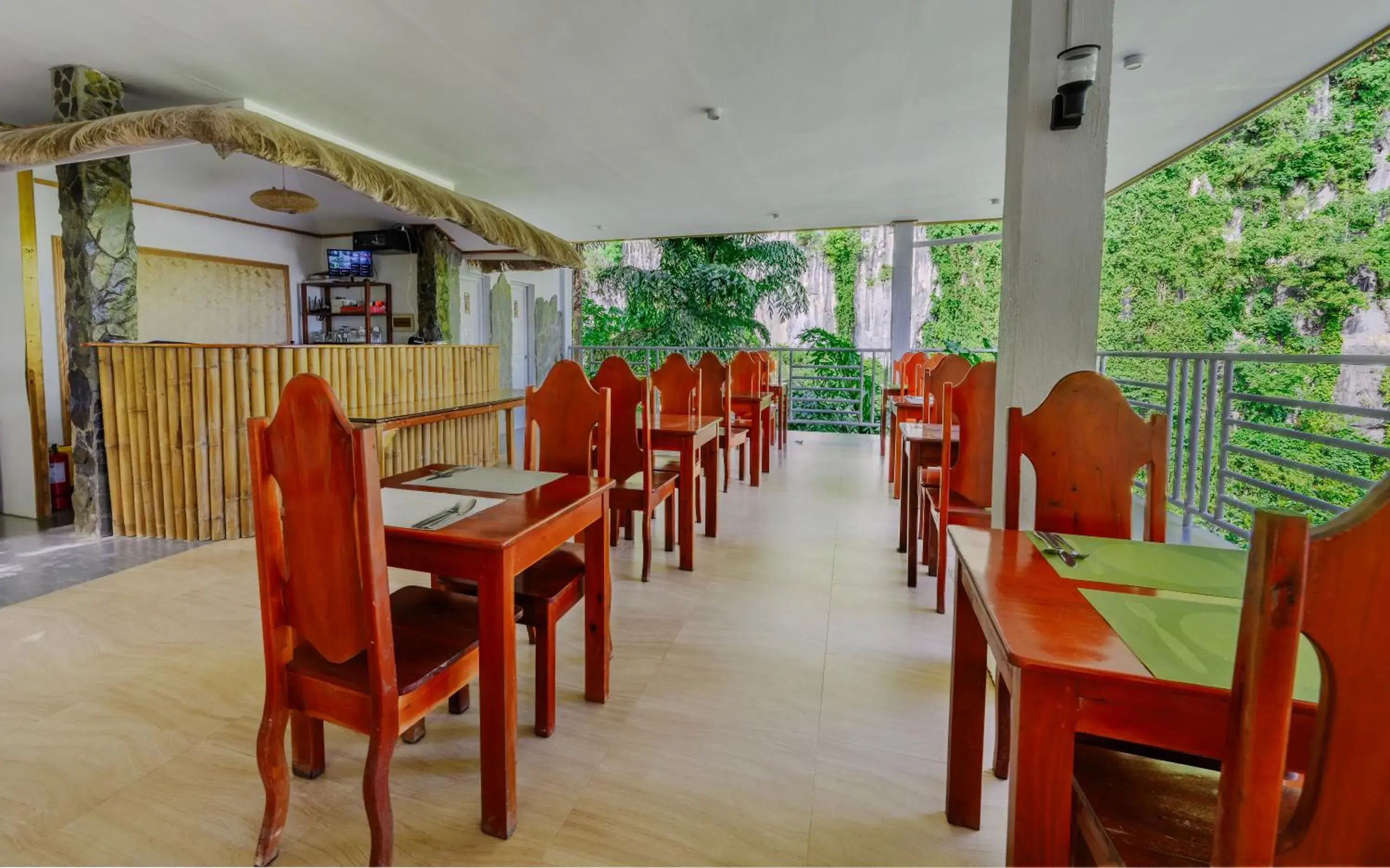 Restaurant/places to eat in El Nido Viewdeck Cottages Restaurant/places to eat in El Nido Viewdeck Cottages