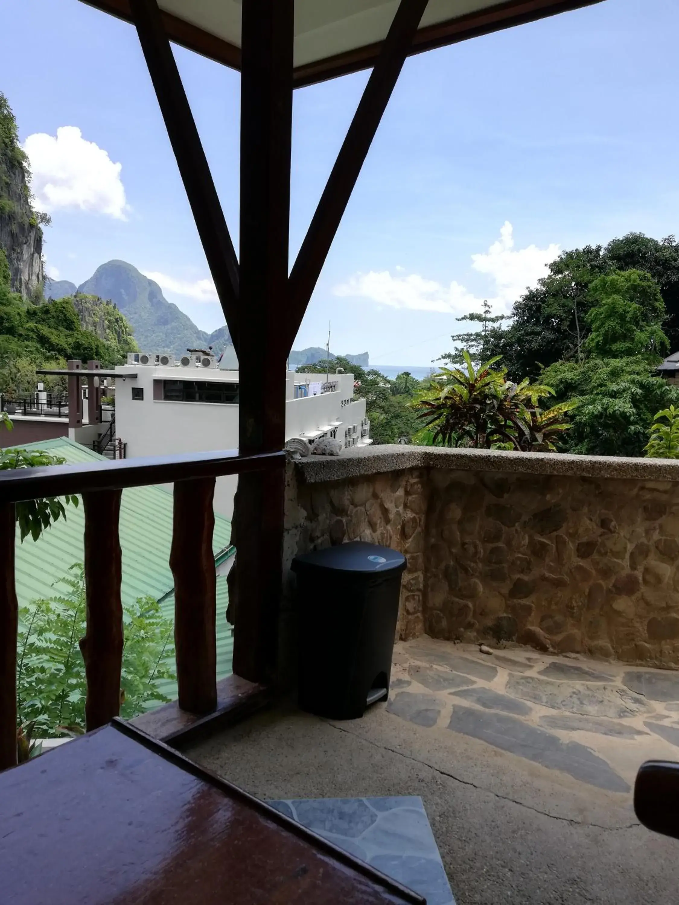 Balcony/Terrace in El Nido Viewdeck Cottages Balcony/Terrace in El Nido Viewdeck Cottages