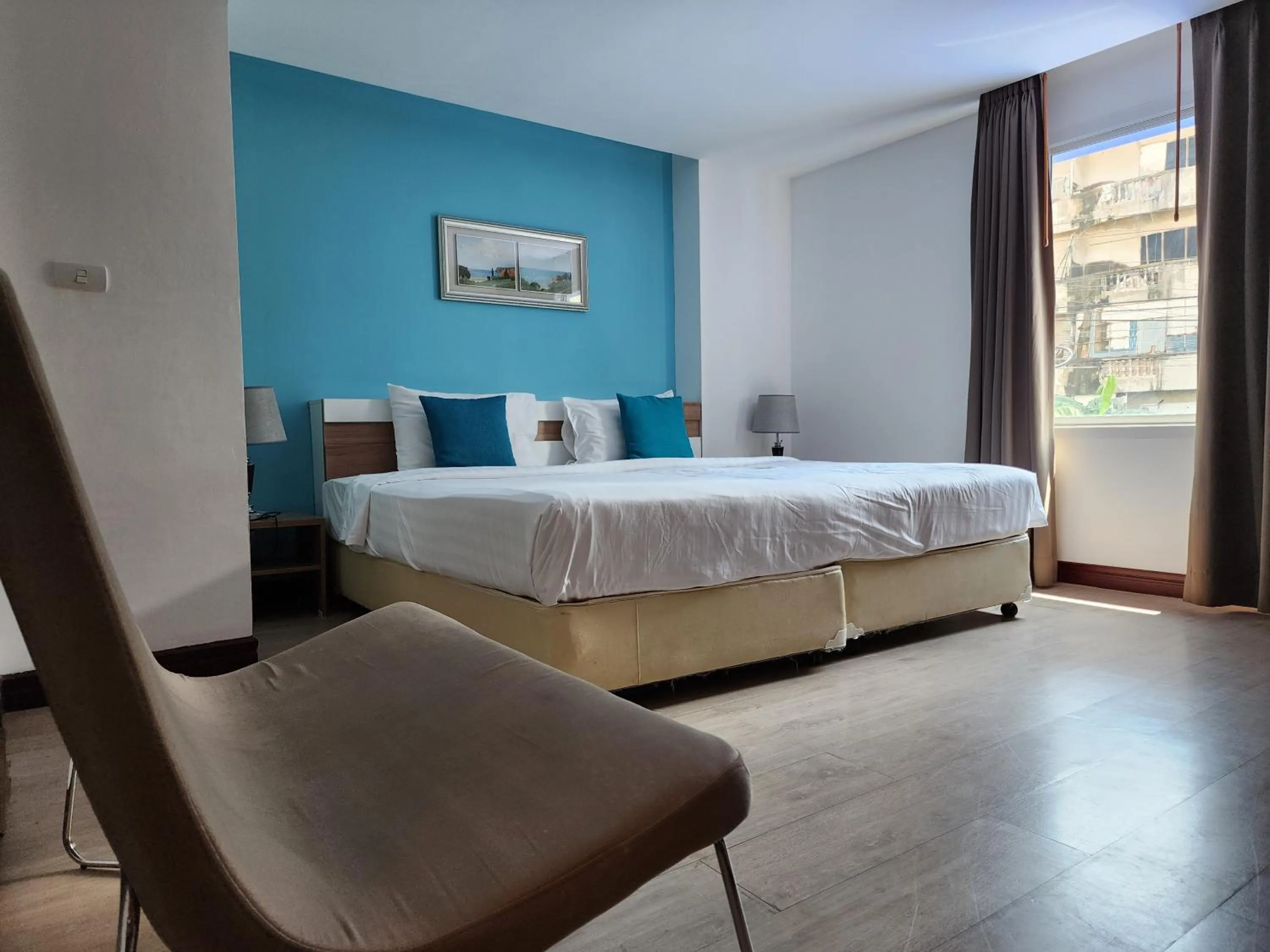 Photo of the whole room, Bed in By Dee at Jomtien