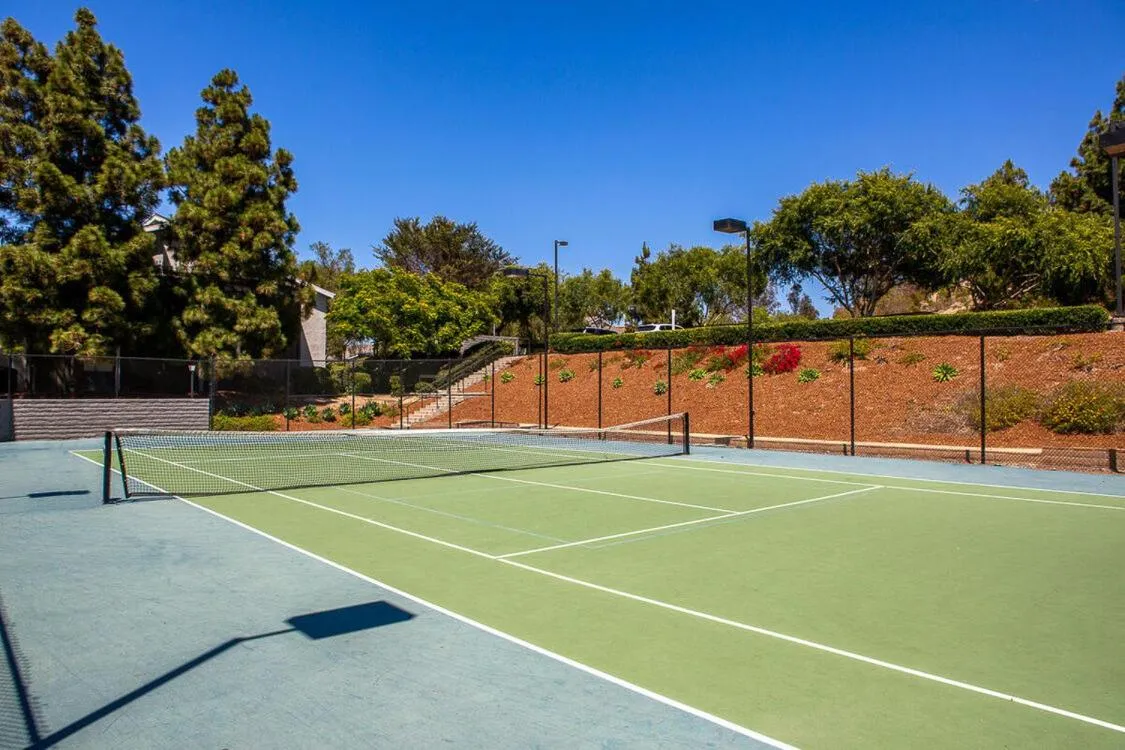 Huge Oceanside Private 2BR Apartment-Pool-Gym-Spa