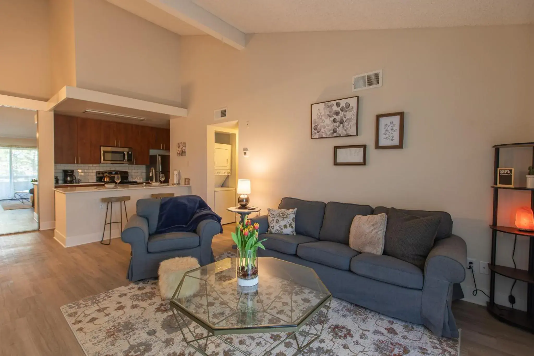 Huge Oceanside Private 2BR Apartment-Pool-Gym-Spa Huge Oceanside Private 2BR Apartment-Pool-Gym-Spa