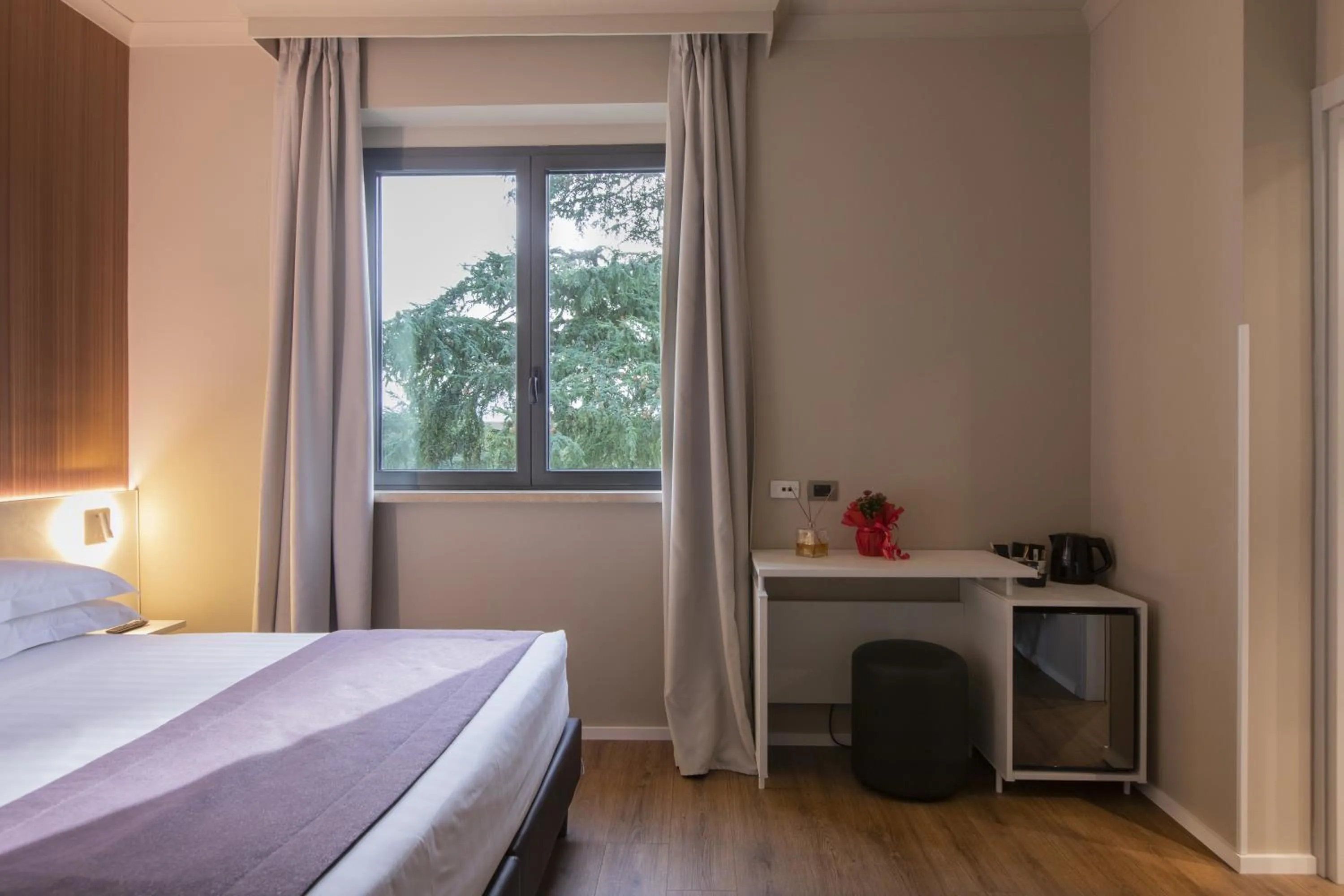 Bed in Garner Hotel Rome Aurelia by IHG