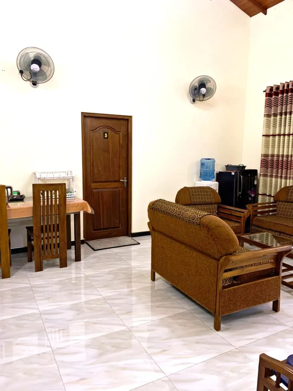 Lobby or reception in Lahiru Airport Villa